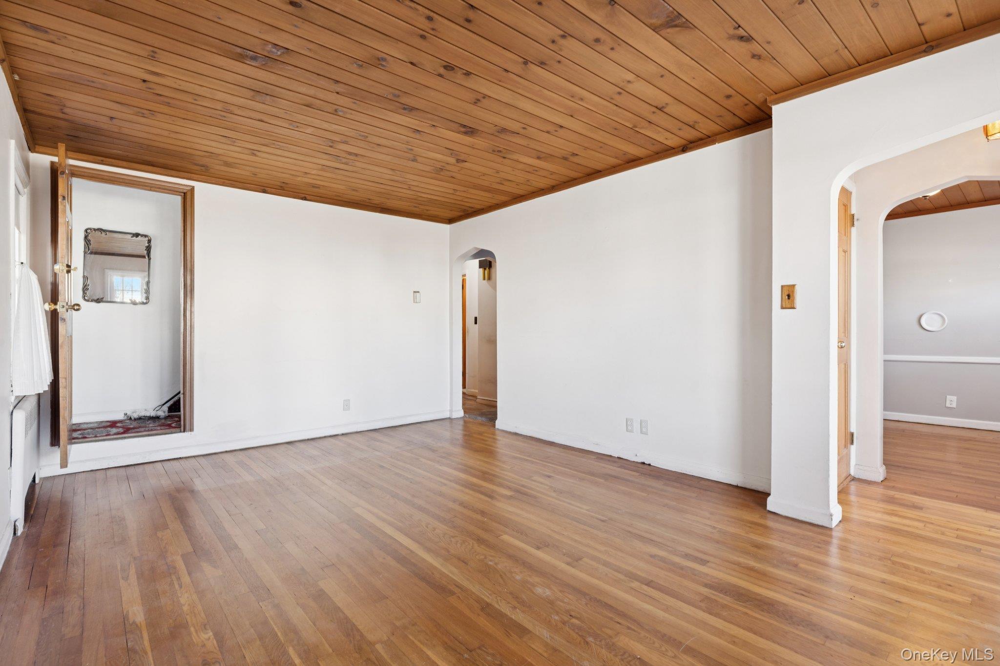 #15 photo, 444 Carnation Avenue, 长岛 Floral Park , NY 11001