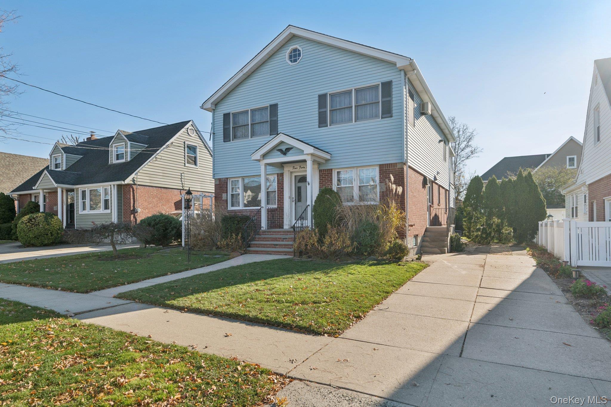 #2 photo, 444 Carnation Avenue, 长岛 Floral Park , NY 11001