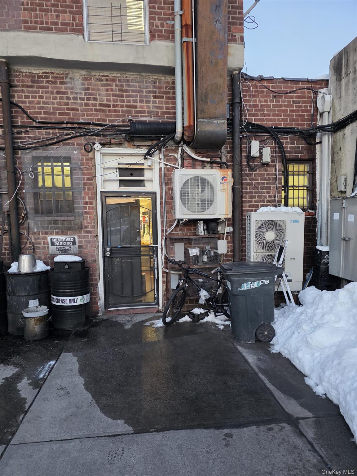 #11 photo, 1809 Williamsbridge, Bronx , NY 10461