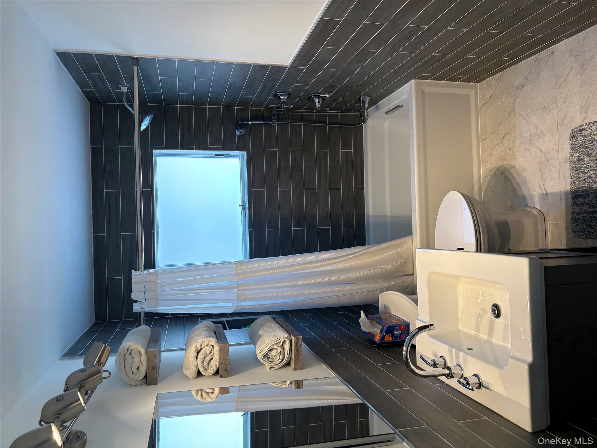 #7 photo, 18 Lakeside Drive, Valhalla , NY 10595