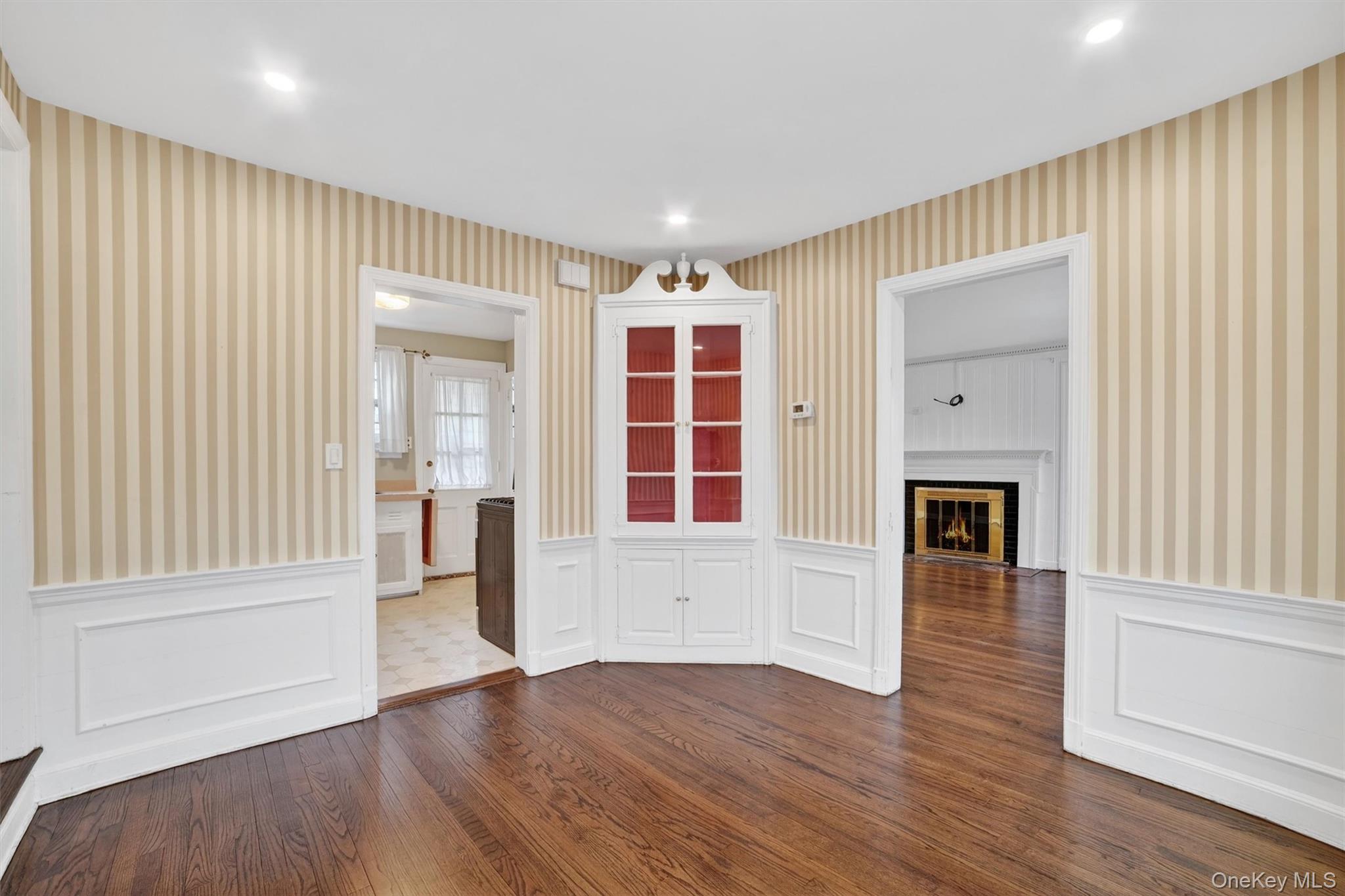 #8 photo, 30 Argyle Road, Rye Brook , NY 10573