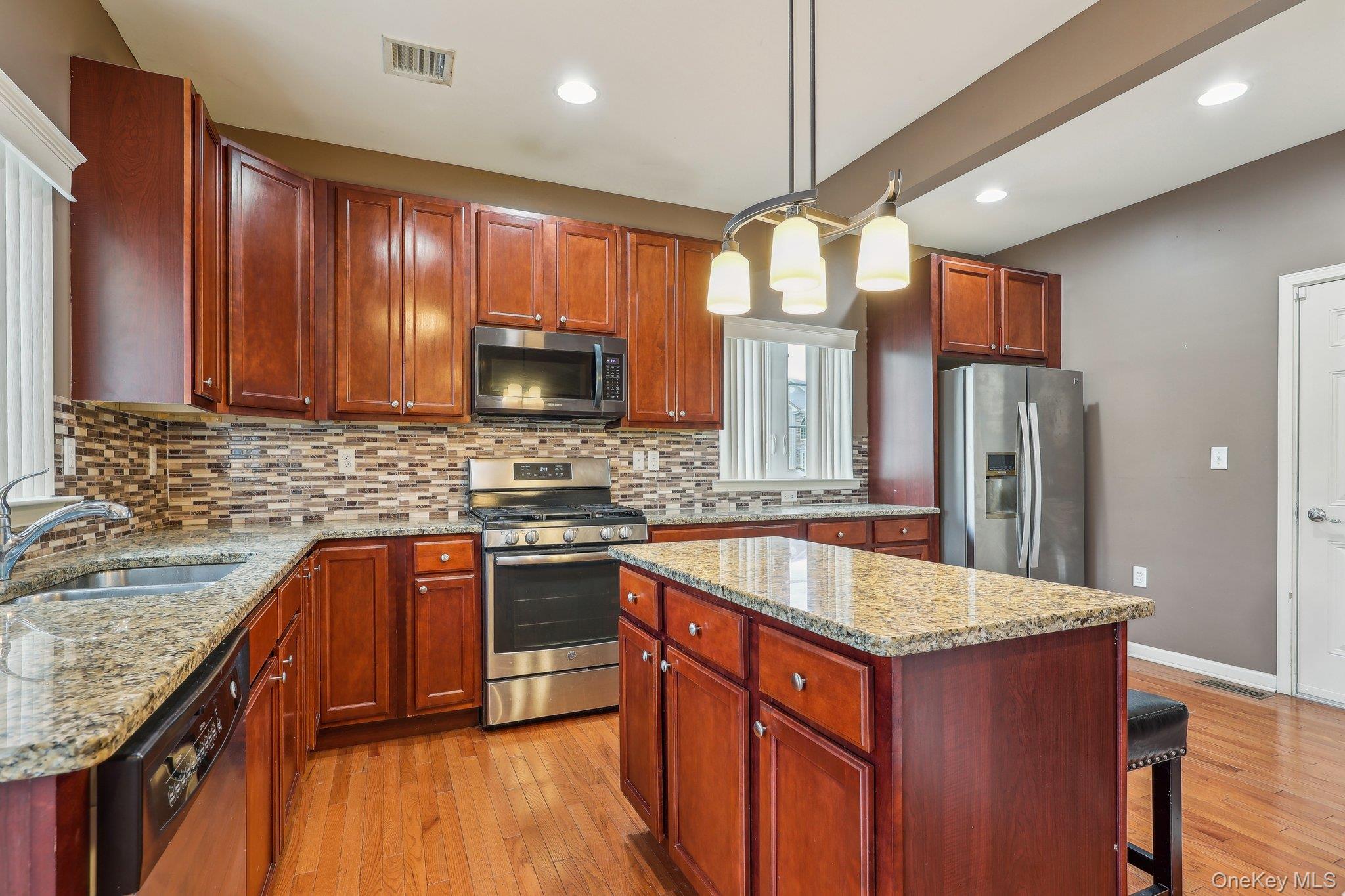 #4 photo, 3105 Betsy Ross Ridge, New Windsor , NY 12553