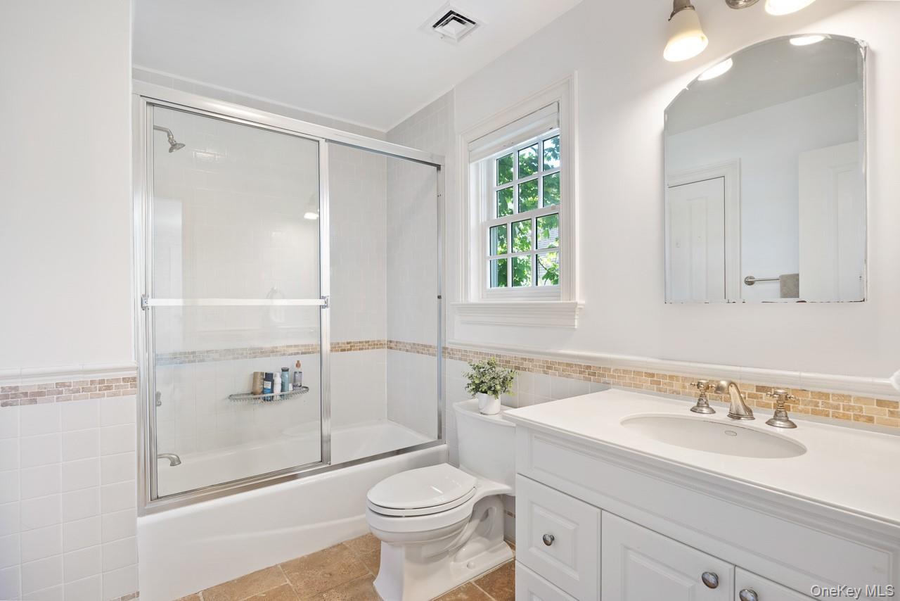 #20 photo, 11 School Lane, Scarsdale , NY 10583