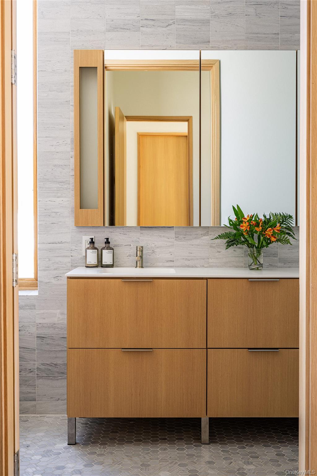 #19 photo, 49 Fox Lane, Tivoli , NY 12583