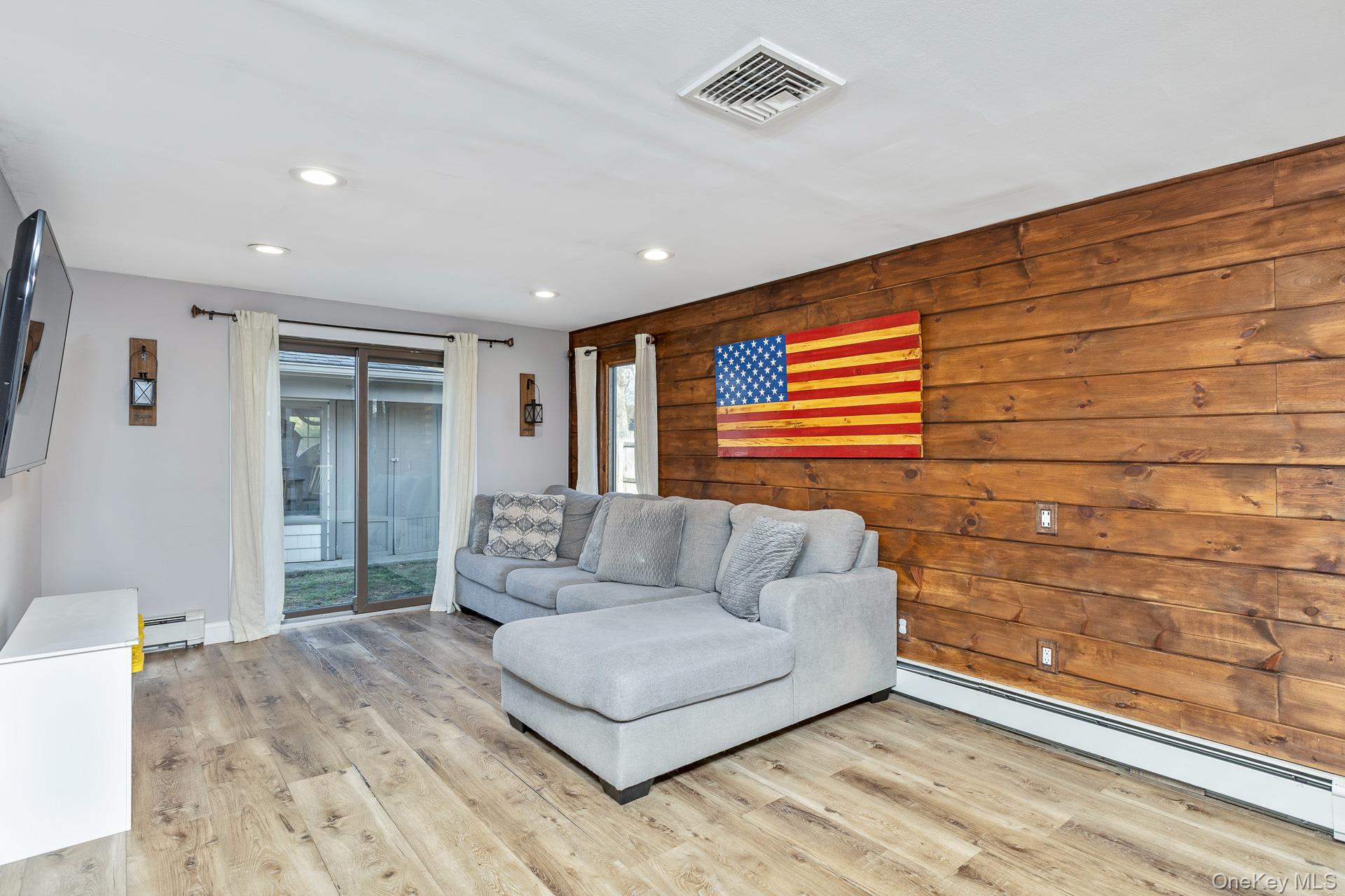 #13 photo, 5 Longleaf Lane, Medford , NY 11763