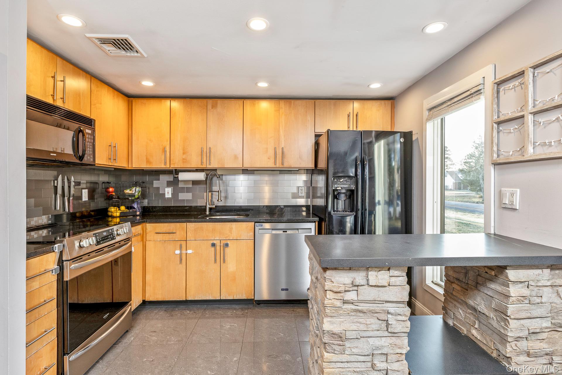 #6 photo, 5 Longleaf Lane, Medford , NY 11763