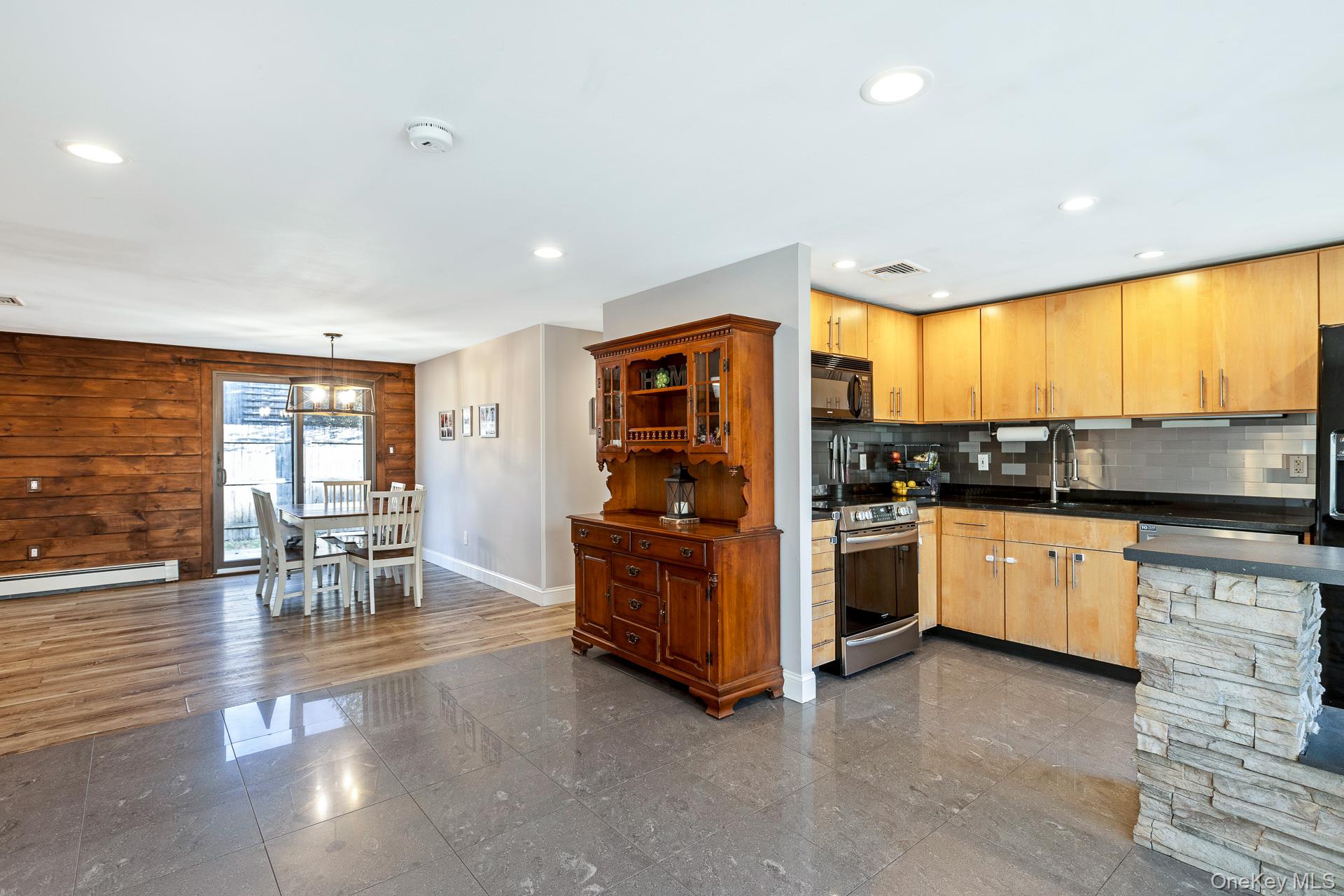 #9 photo, 5 Longleaf Lane, Medford , NY 11763