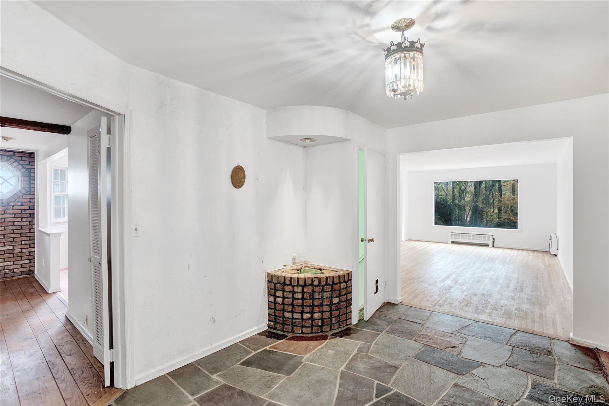 #2 photo, 5 Chatham Place, सफ़ोक काउंटी Dix Hills , NY 11746