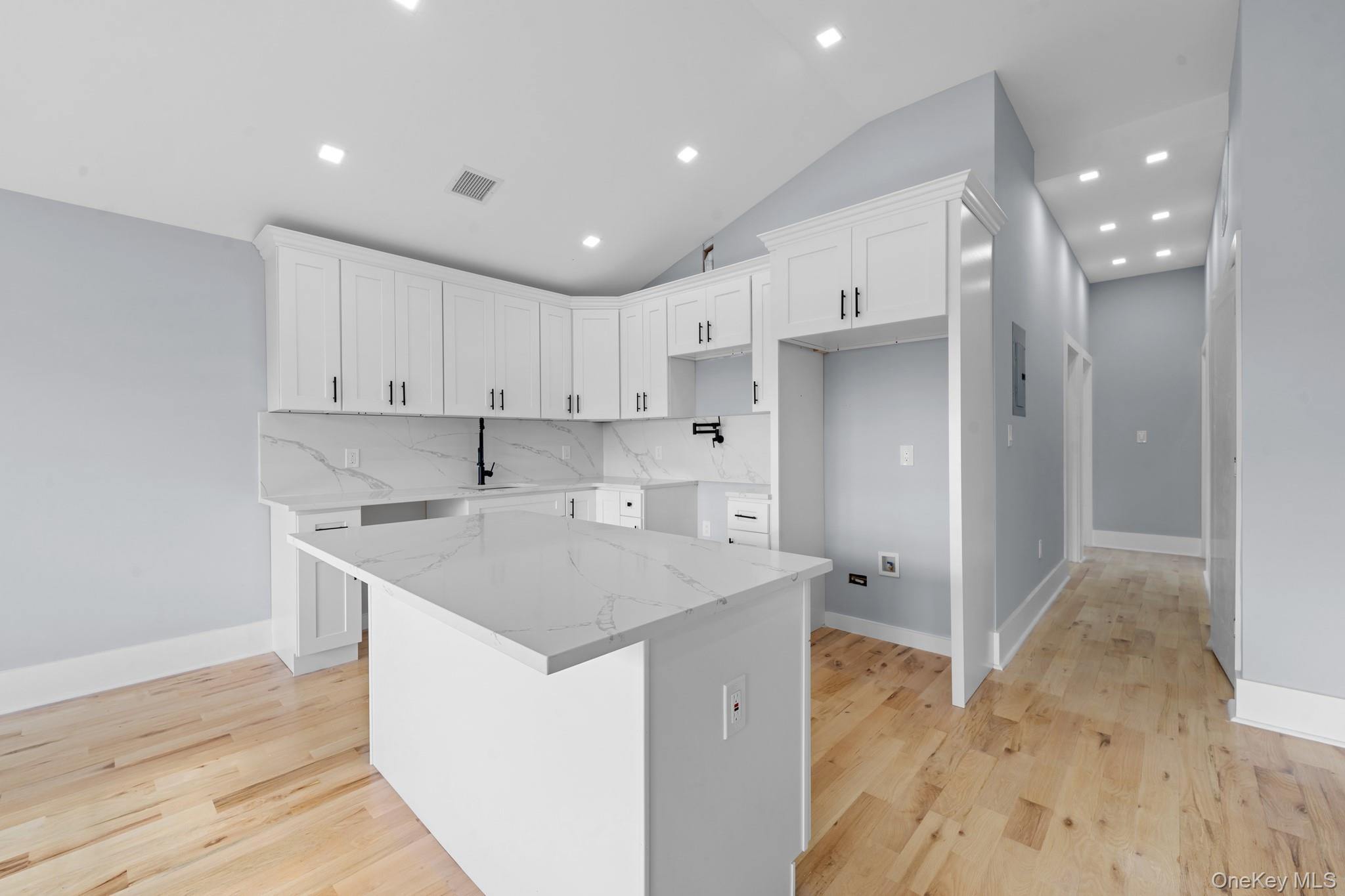 #3 photo, 24149 148th Drive, কুইন্‌স Rosedale , NY 11422