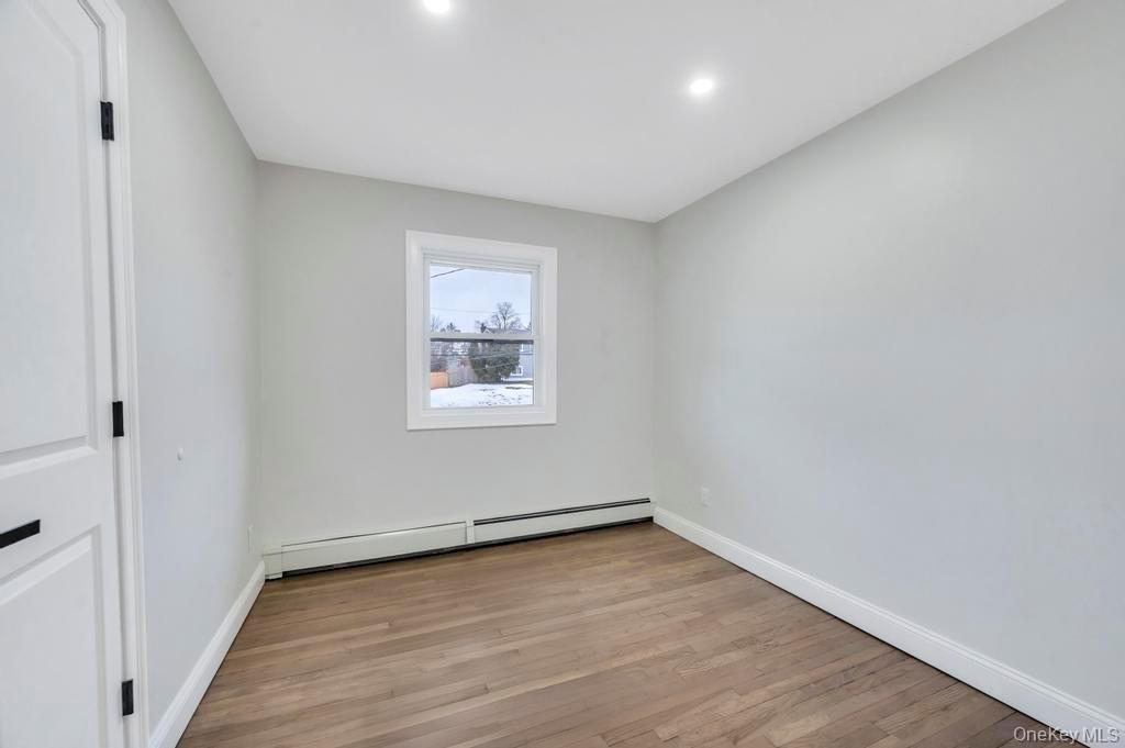 #18 photo, 191 Ridge Road, सफ़ोक काउंटी Wheatley Heights , NY 11798