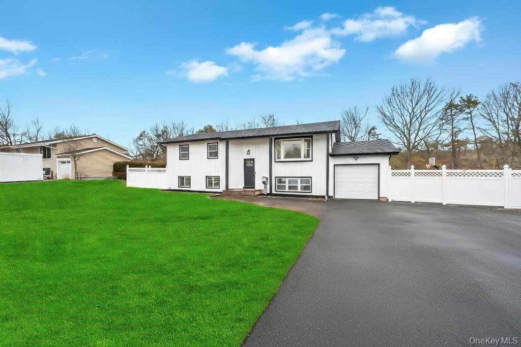 #3 photo, 191 Ridge Road, सफ़ोक काउंटी Wheatley Heights , NY 11798