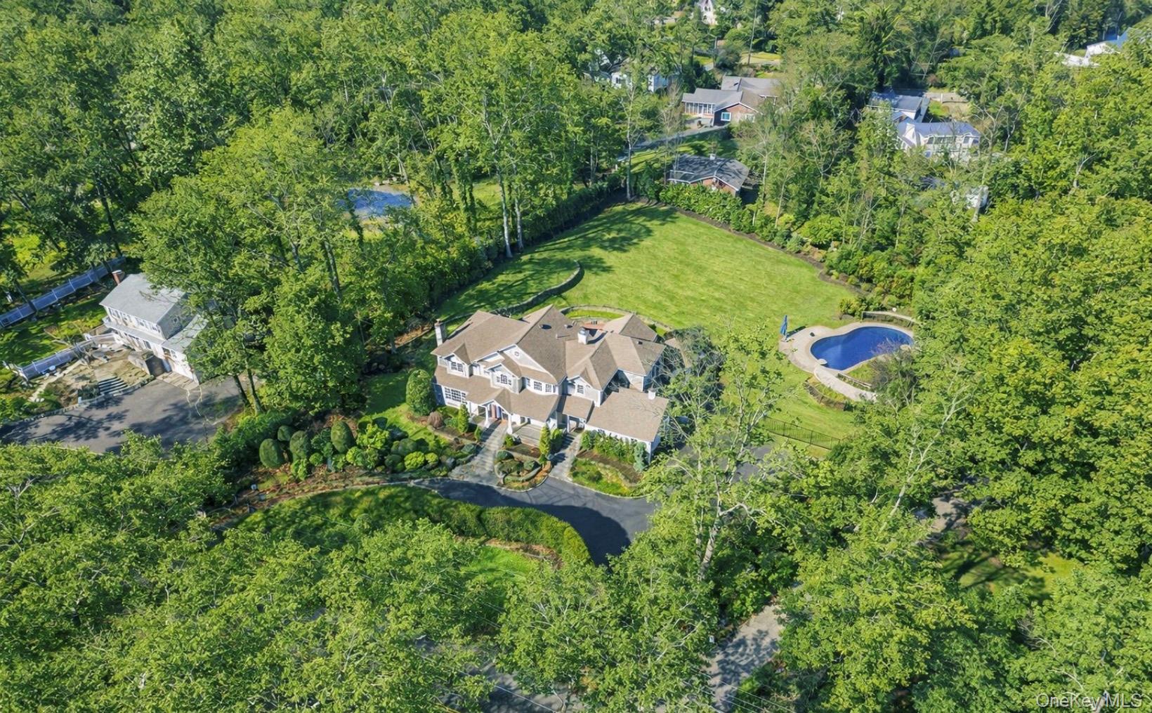 #2 photo, 28 Dunlop Road, সাফোক কাউন্টি Huntington , NY 11743