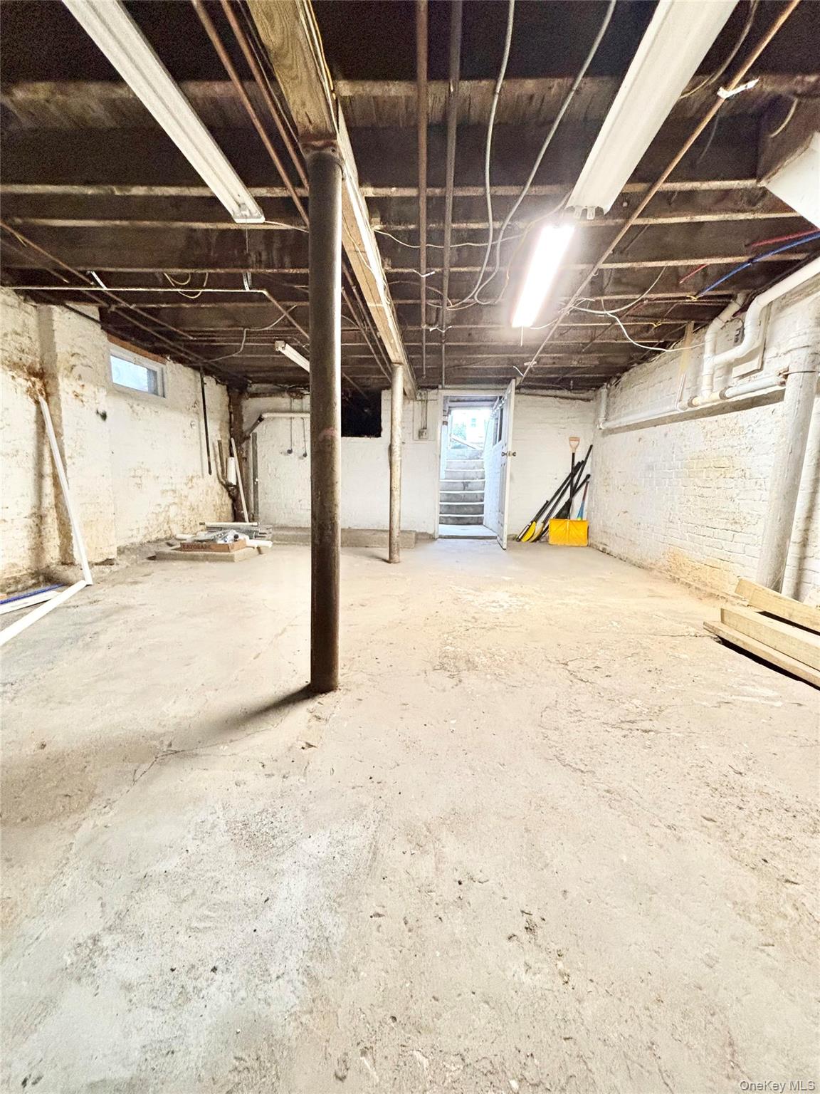 #18 photo, 487 5th Avenue, Cedarhurst , NY 11516