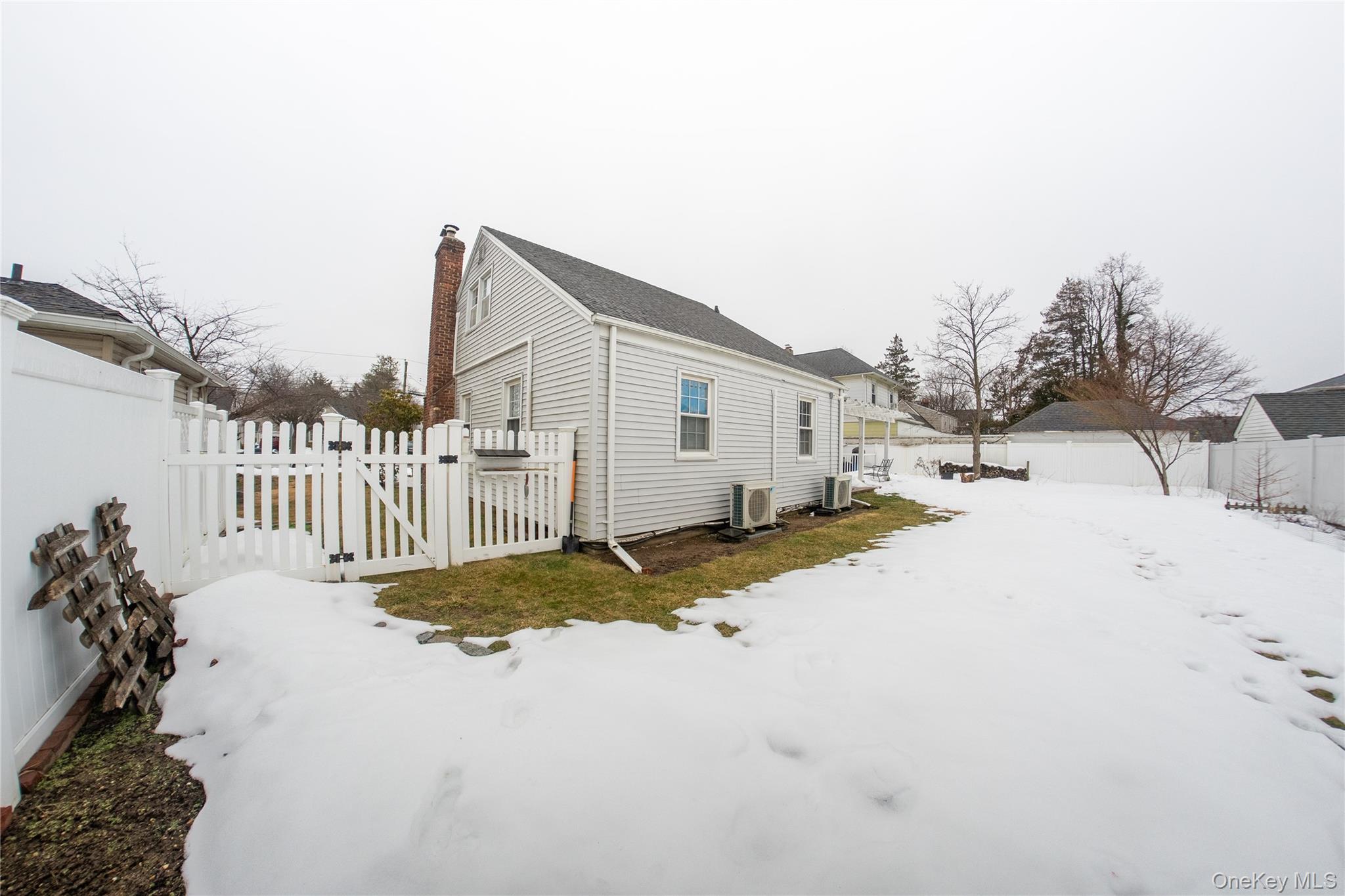 #19 photo, 2454 Columbus Avenue, Oceanside , NY 11572