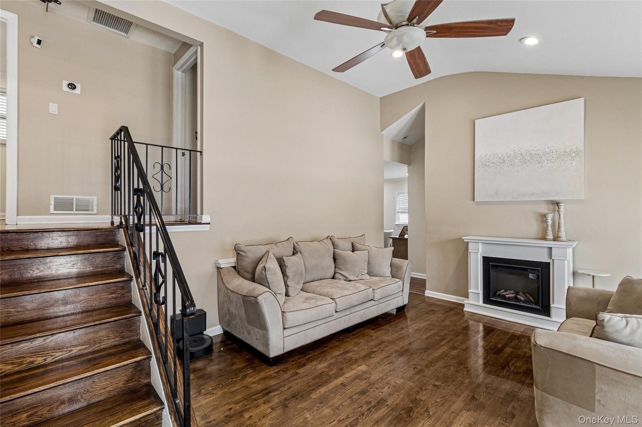 #9 photo, 3011 Maine Avenue, Medford , NY 11763