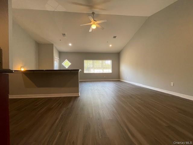 #11 photo, 110 Center Court, 东长岛 Medford , NY 11763