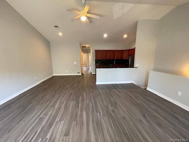 #14 photo, 110 Center Court, 东长岛 Medford , NY 11763