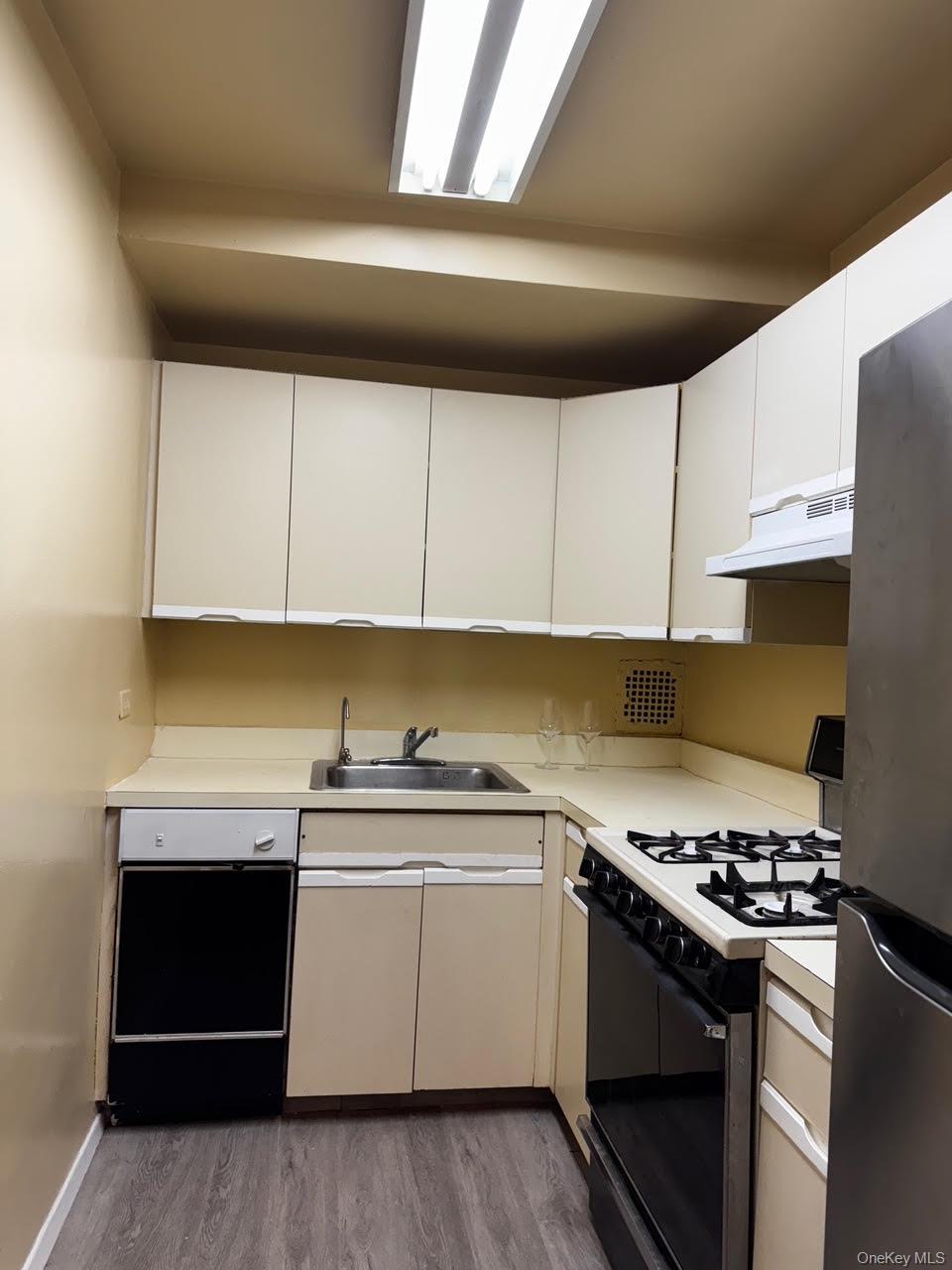 #7 photo, 144-24 37th Avenue, Flushing , NY 11354