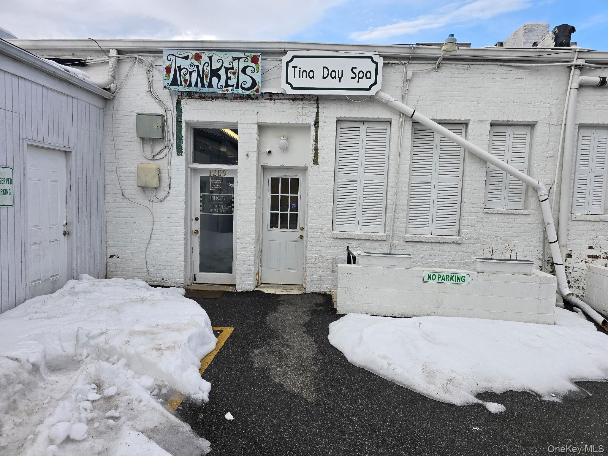 #2 photo, 1209 Broadway, Hewlett , NY 11557