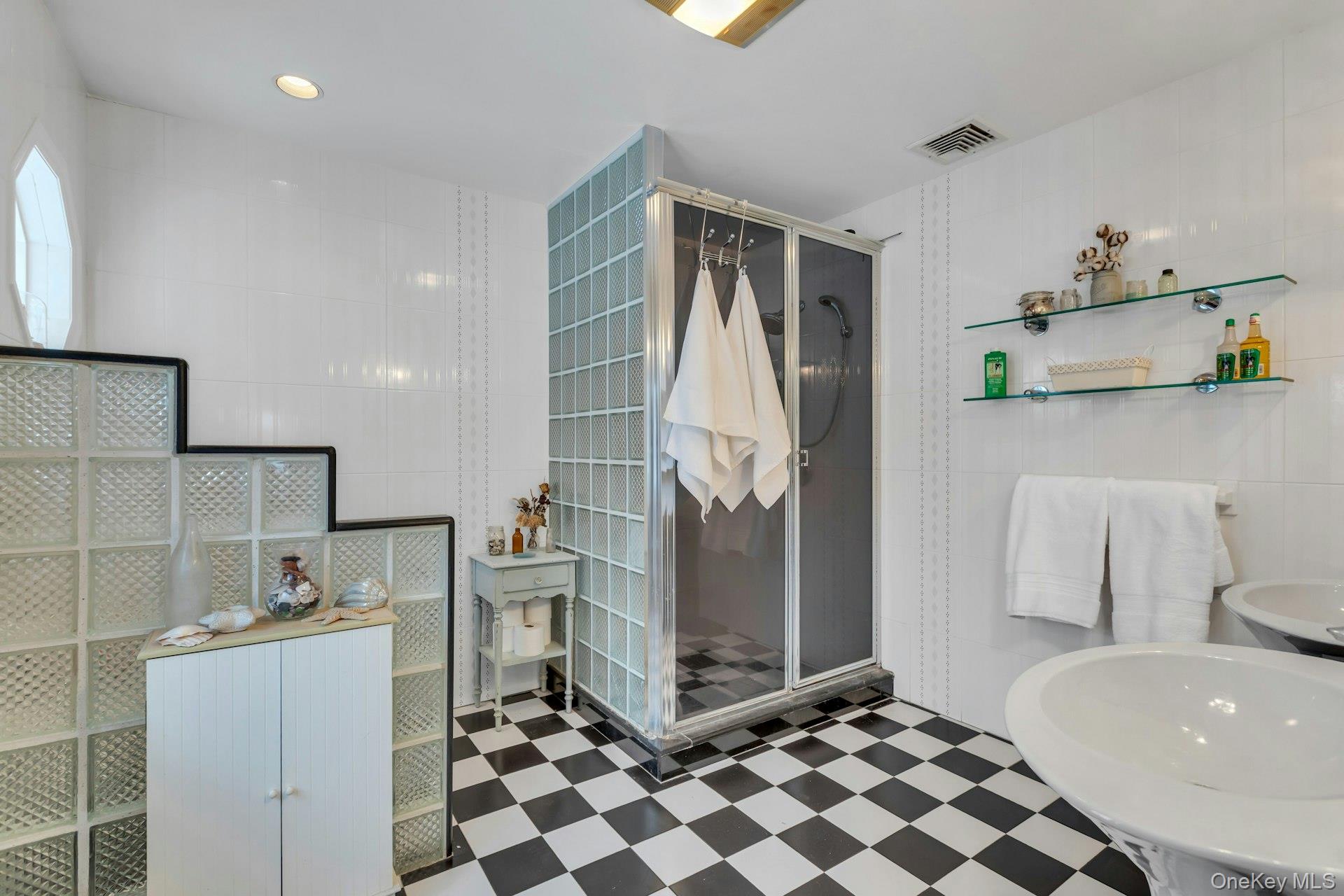 #18 photo, 558 Gillette Avenue, Bayport , NY 11705