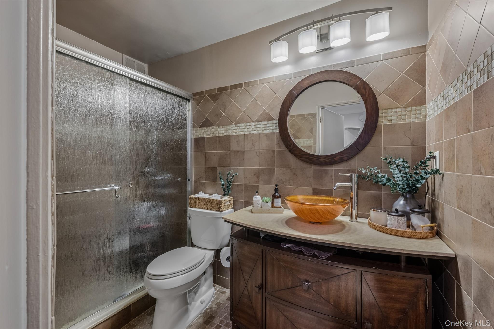 #13 photo, 10-10 166th Street, 皇后区 Beechhurst , NY 11357