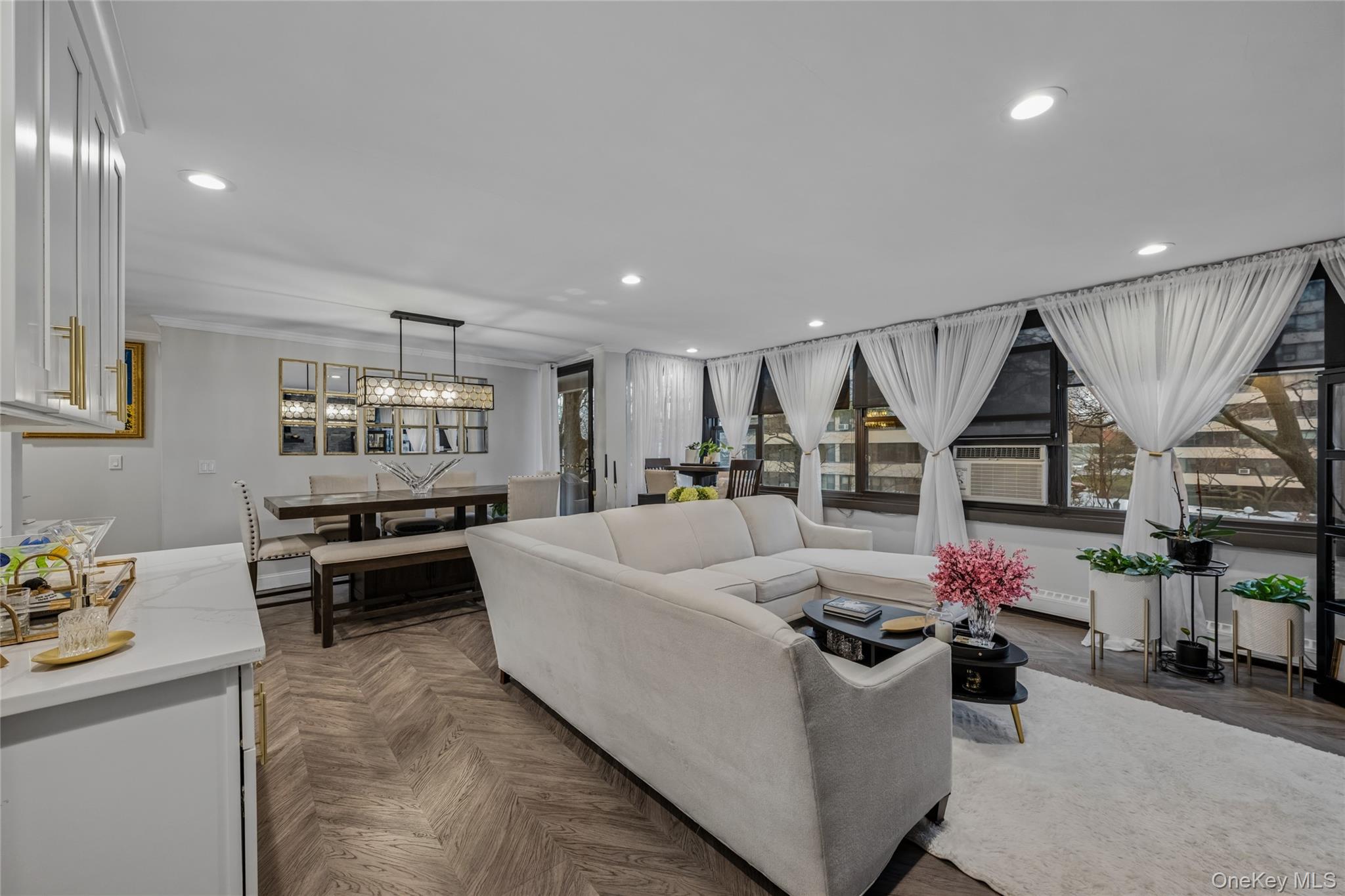 #2 photo, 10-10 166th Street, 皇后区 Beechhurst , NY 11357