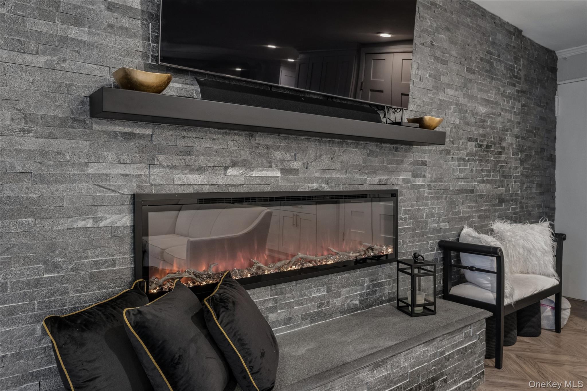 #4 photo, 10-10 166th Street, 皇后区 Beechhurst , NY 11357