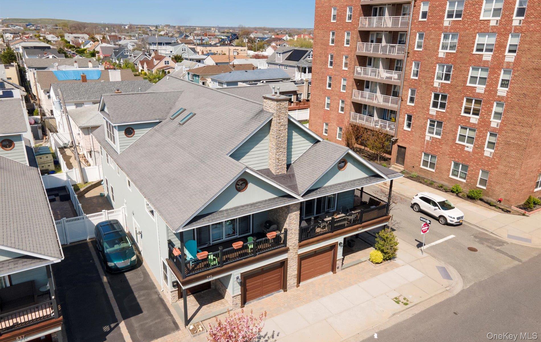 #3 photo, 847b E Broadway, नासाउ काउंटी Long Beach , NY 11561