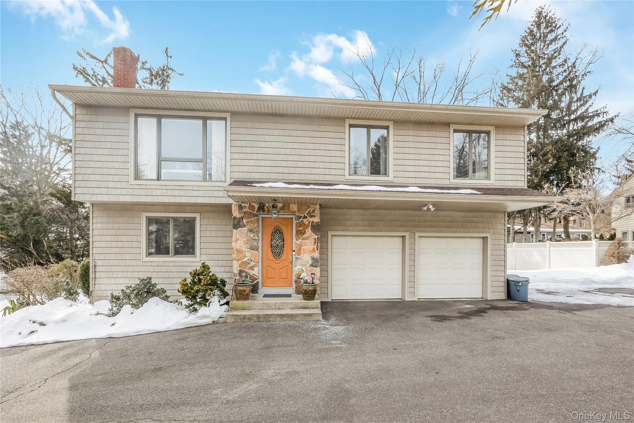 #1 photo, 203 Woodbury Road, Нассау ‖ Woodbury , NY 11797