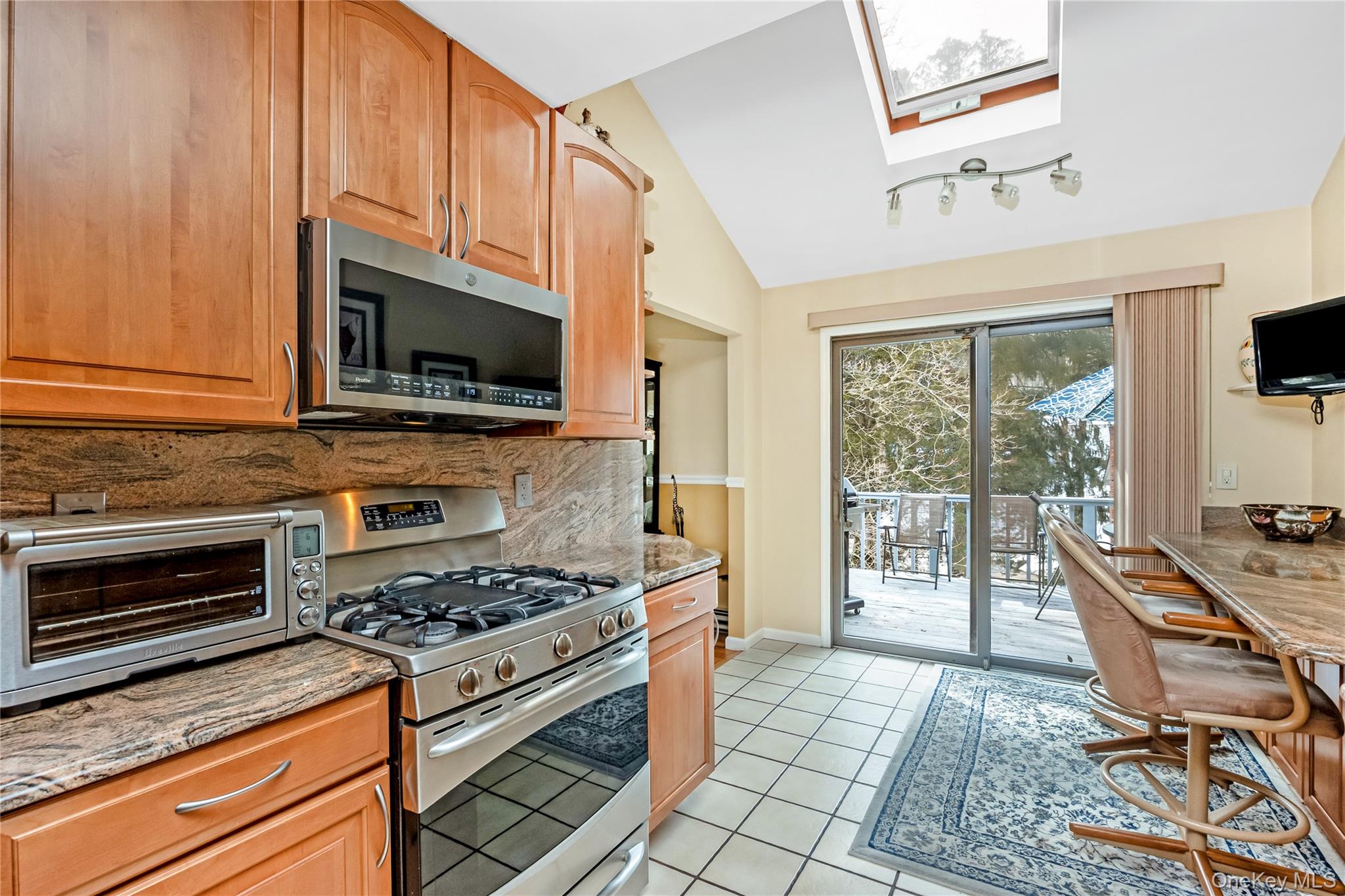 #12 photo, 203 Woodbury Road, Нассау ‖ Woodbury , NY 11797