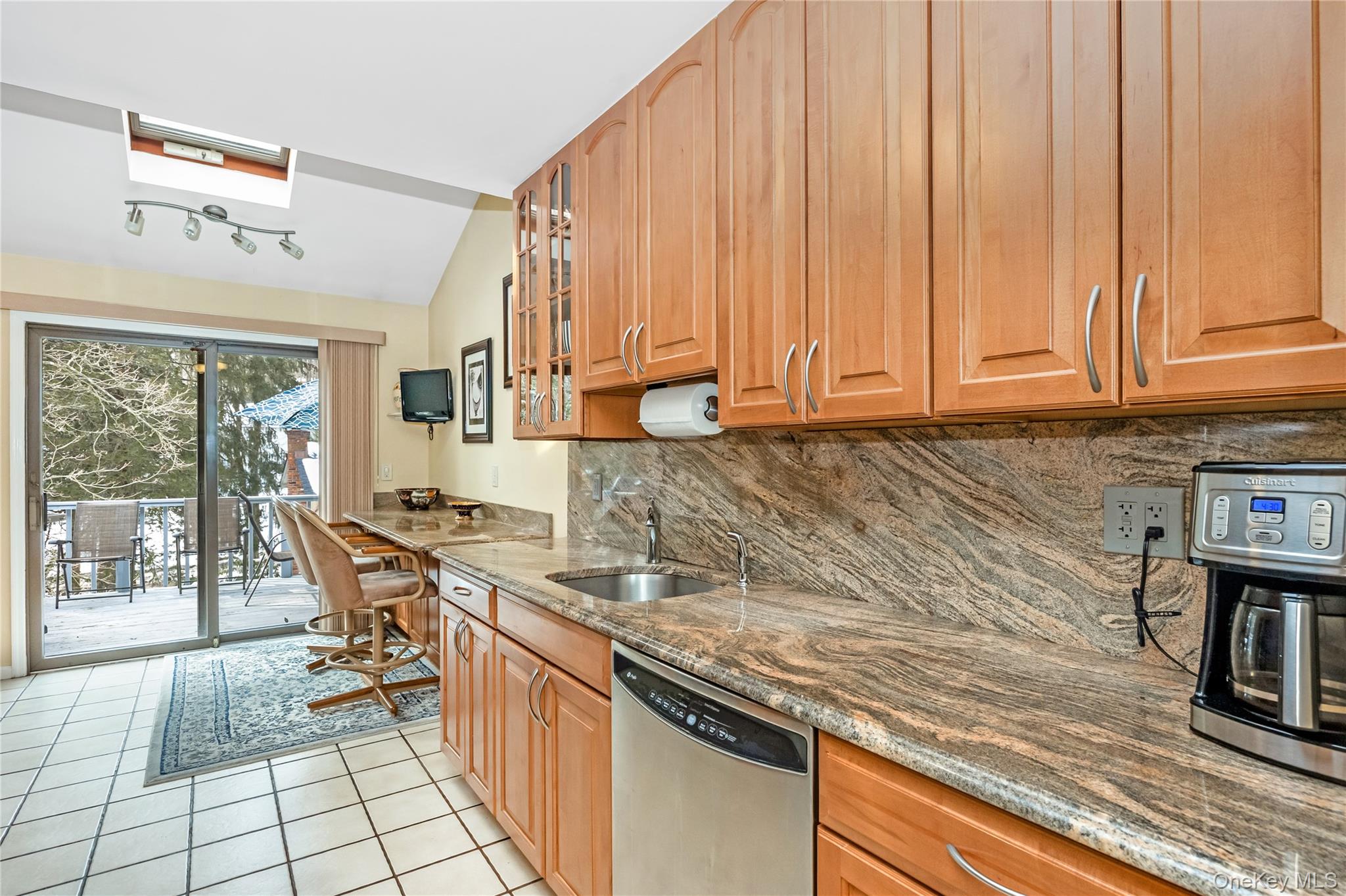 #13 photo, 203 Woodbury Road, Нассау ‖ Woodbury , NY 11797