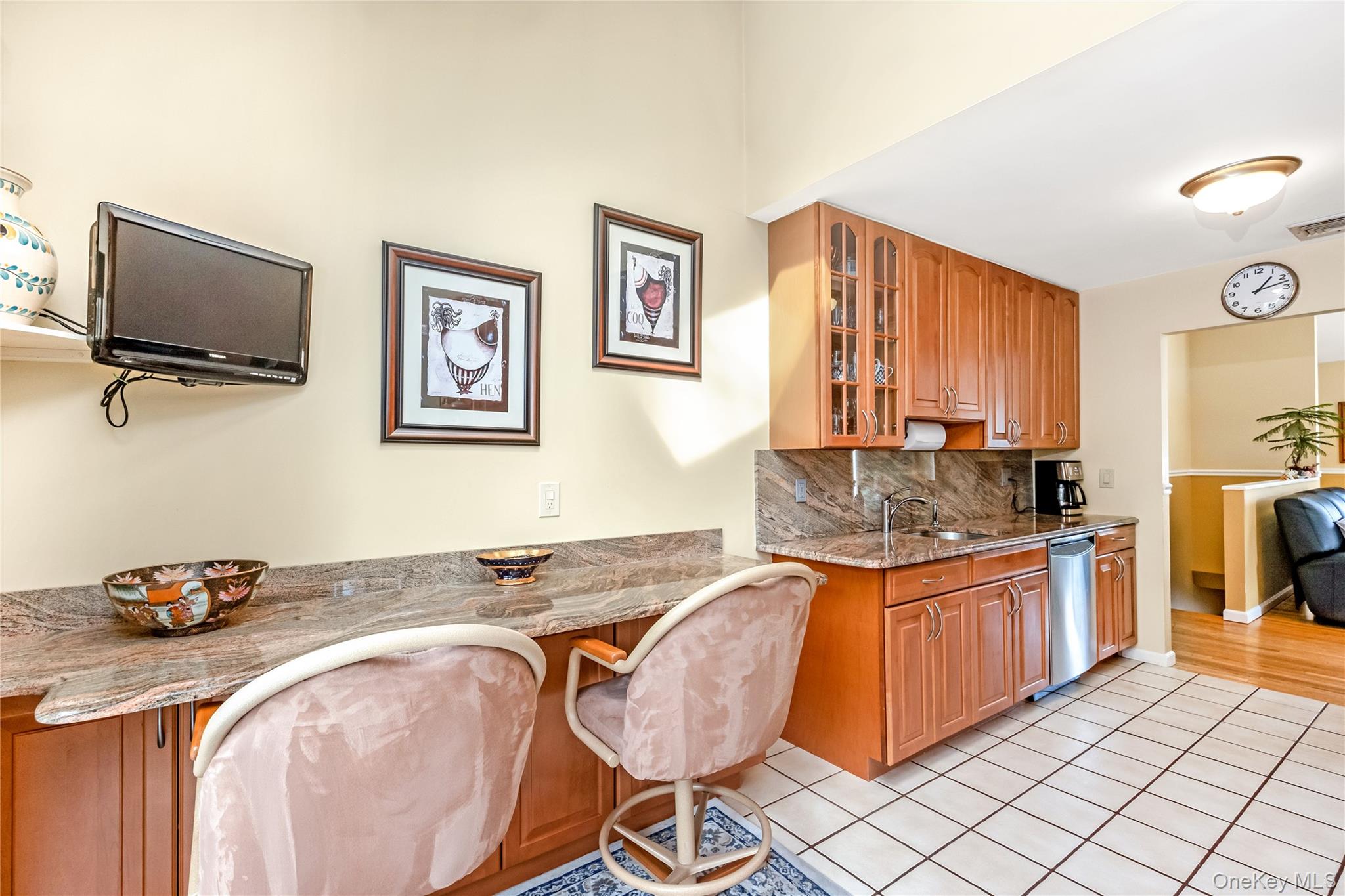 #14 photo, 203 Woodbury Road, Нассау ‖ Woodbury , NY 11797