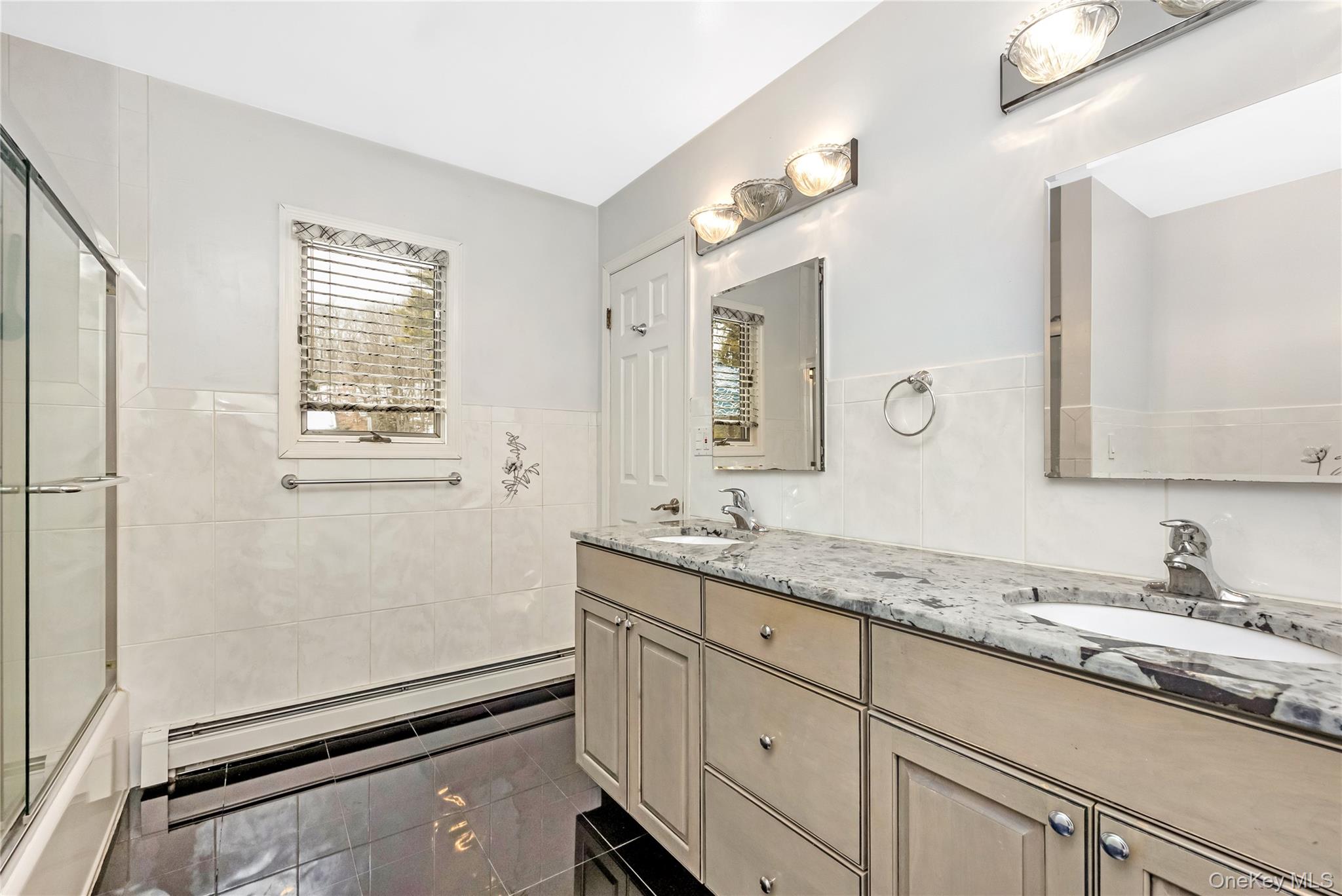 #17 photo, 203 Woodbury Road, Нассау ‖ Woodbury , NY 11797