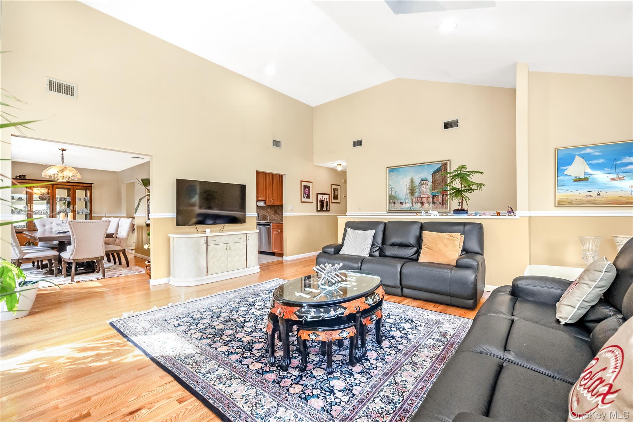 #7 photo, 203 Woodbury Road, Нассау ‖ Woodbury , NY 11797