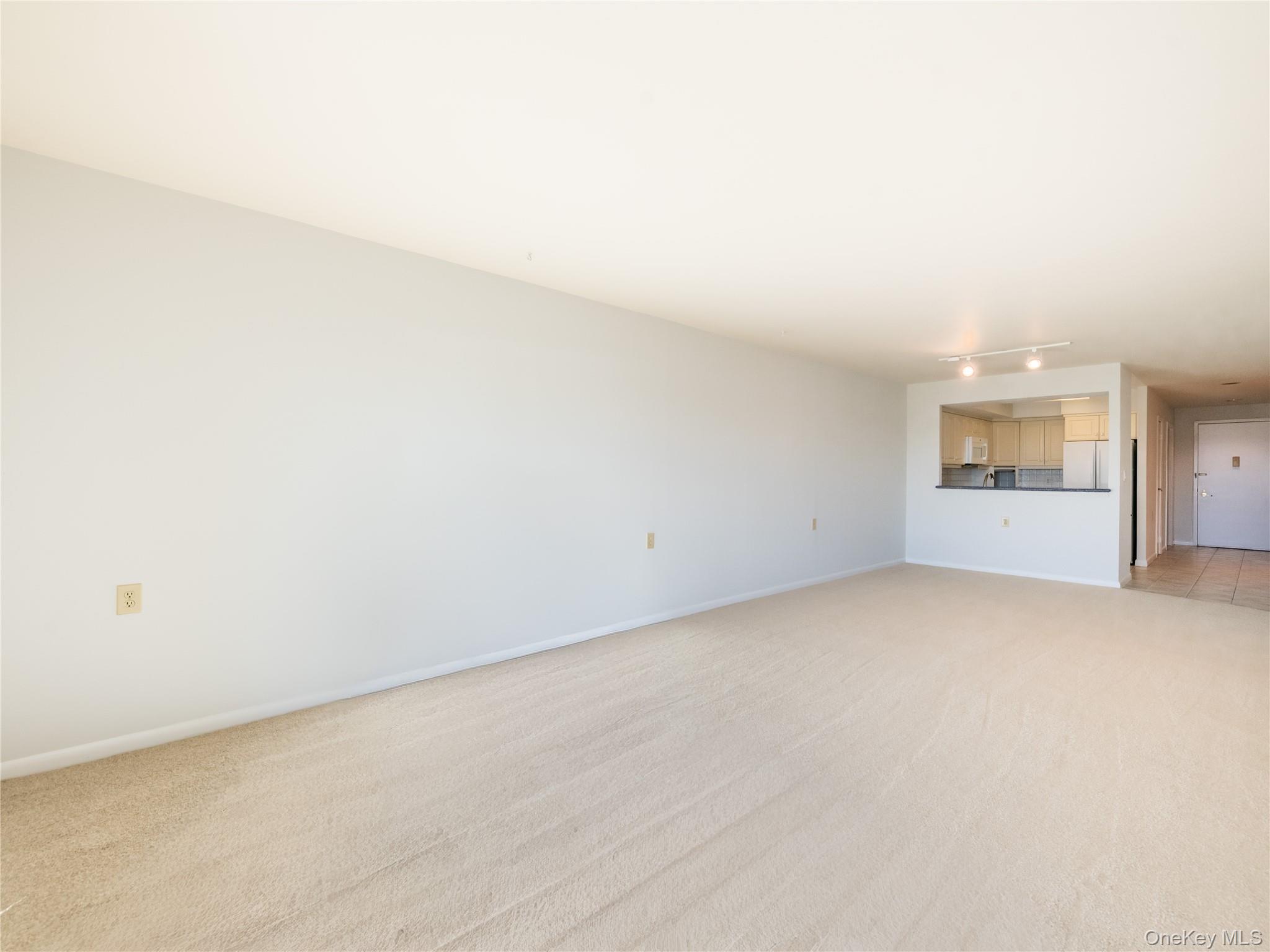 #12 photo, 372 Main Street, নাসাউ কাউন্টি Port Washington , NY 11050