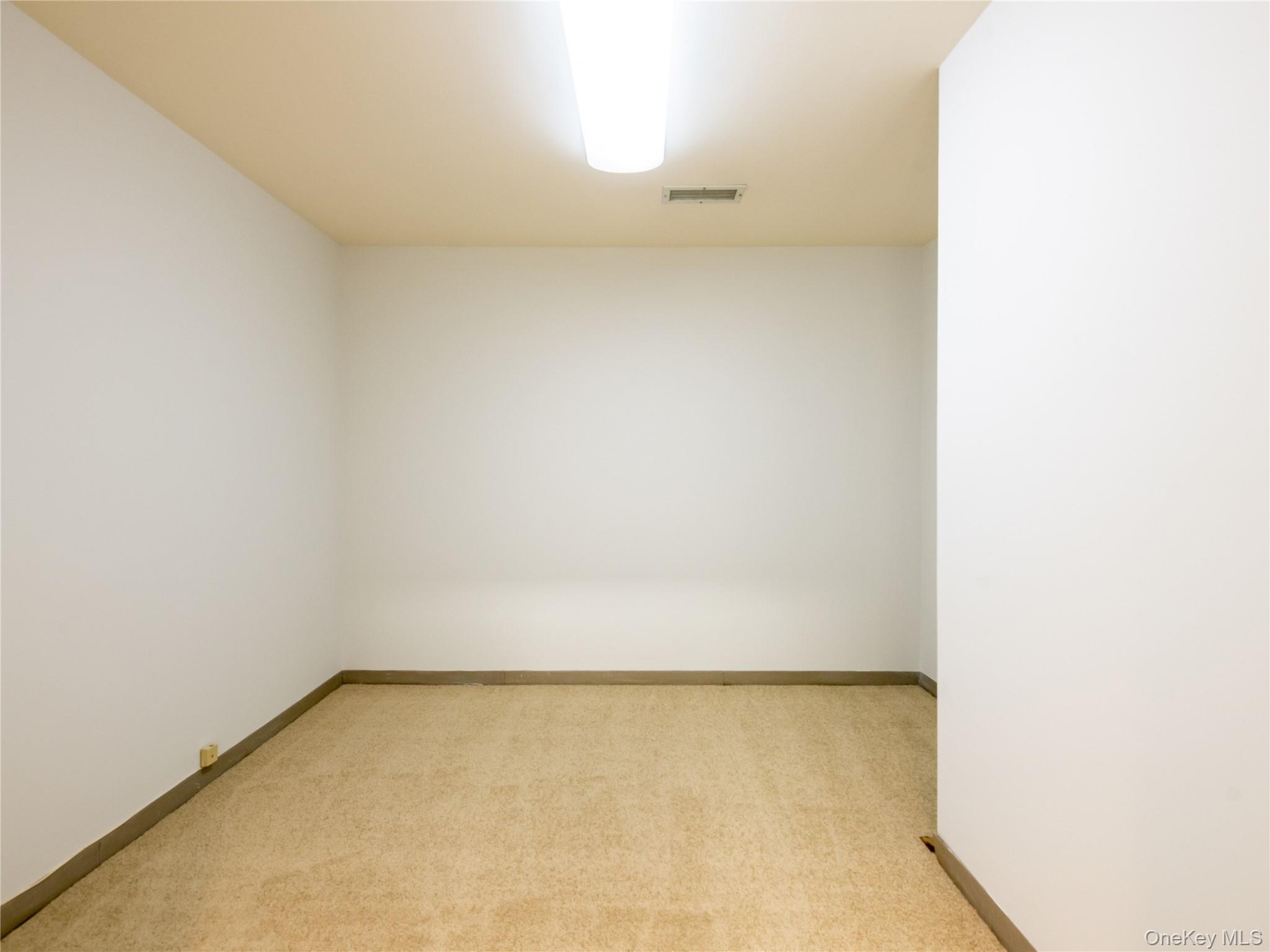 #19 photo, 372 Main Street, নাসাউ কাউন্টি Port Washington , NY 11050