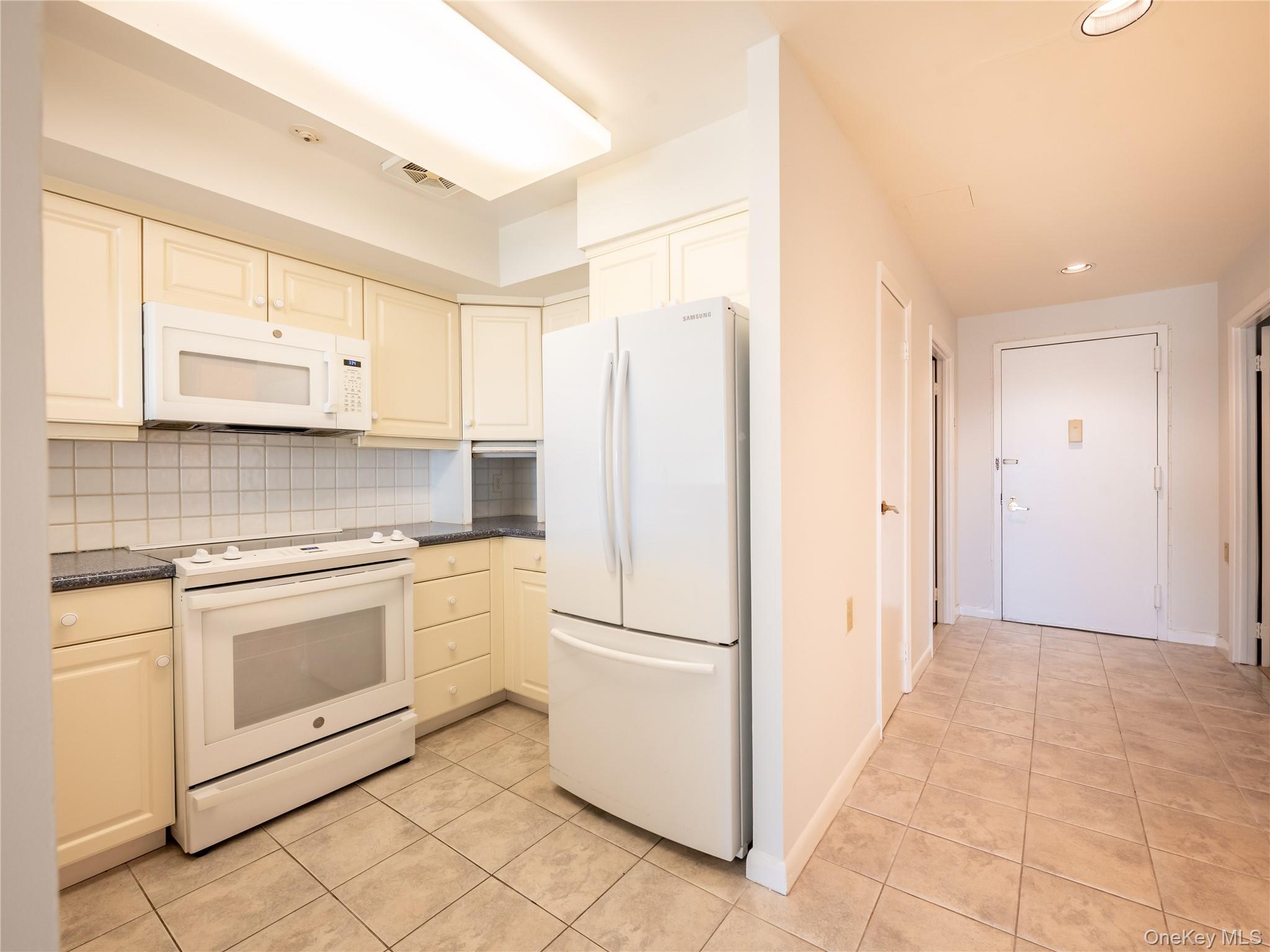 #8 photo, 372 Main Street, নাসাউ কাউন্টি Port Washington , NY 11050