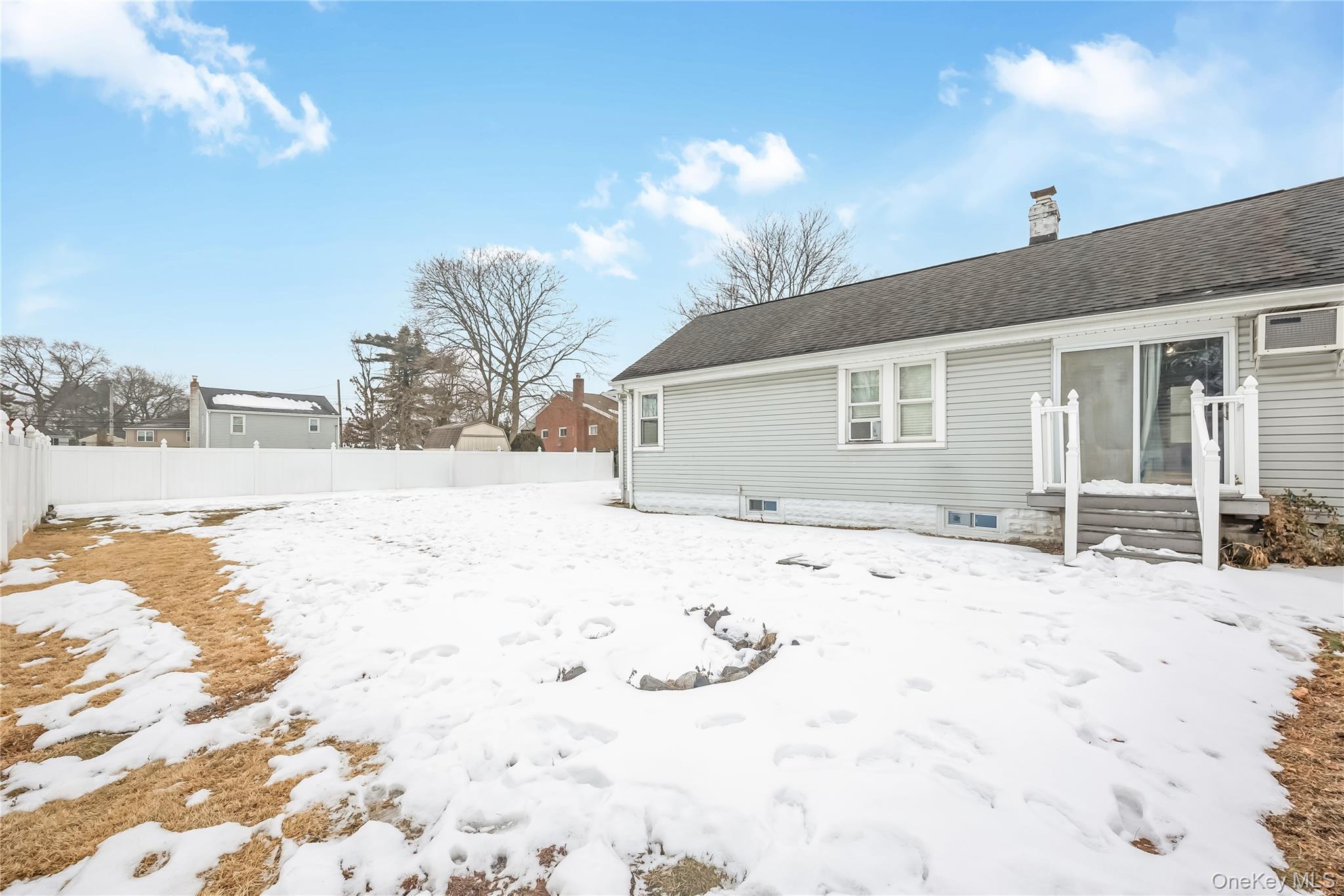 #15 photo, 6 Dean Street, Farmingdale , NY 11735