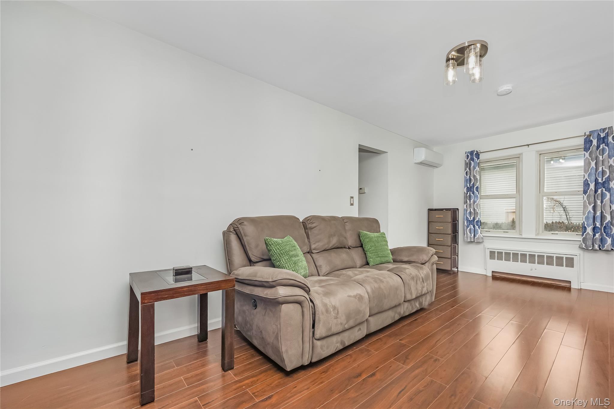 #3 photo, 6 Dean Street, Farmingdale , NY 11735