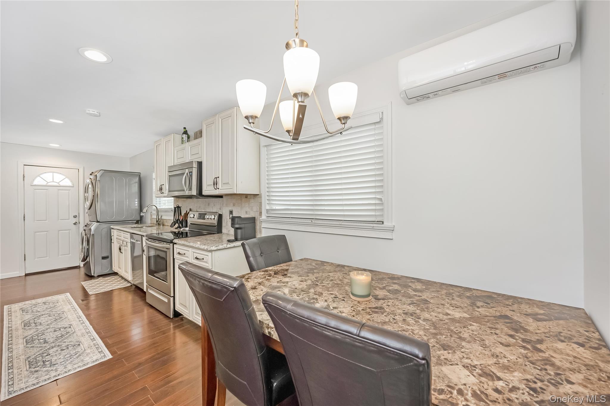 #6 photo, 6 Dean Street, Farmingdale , NY 11735