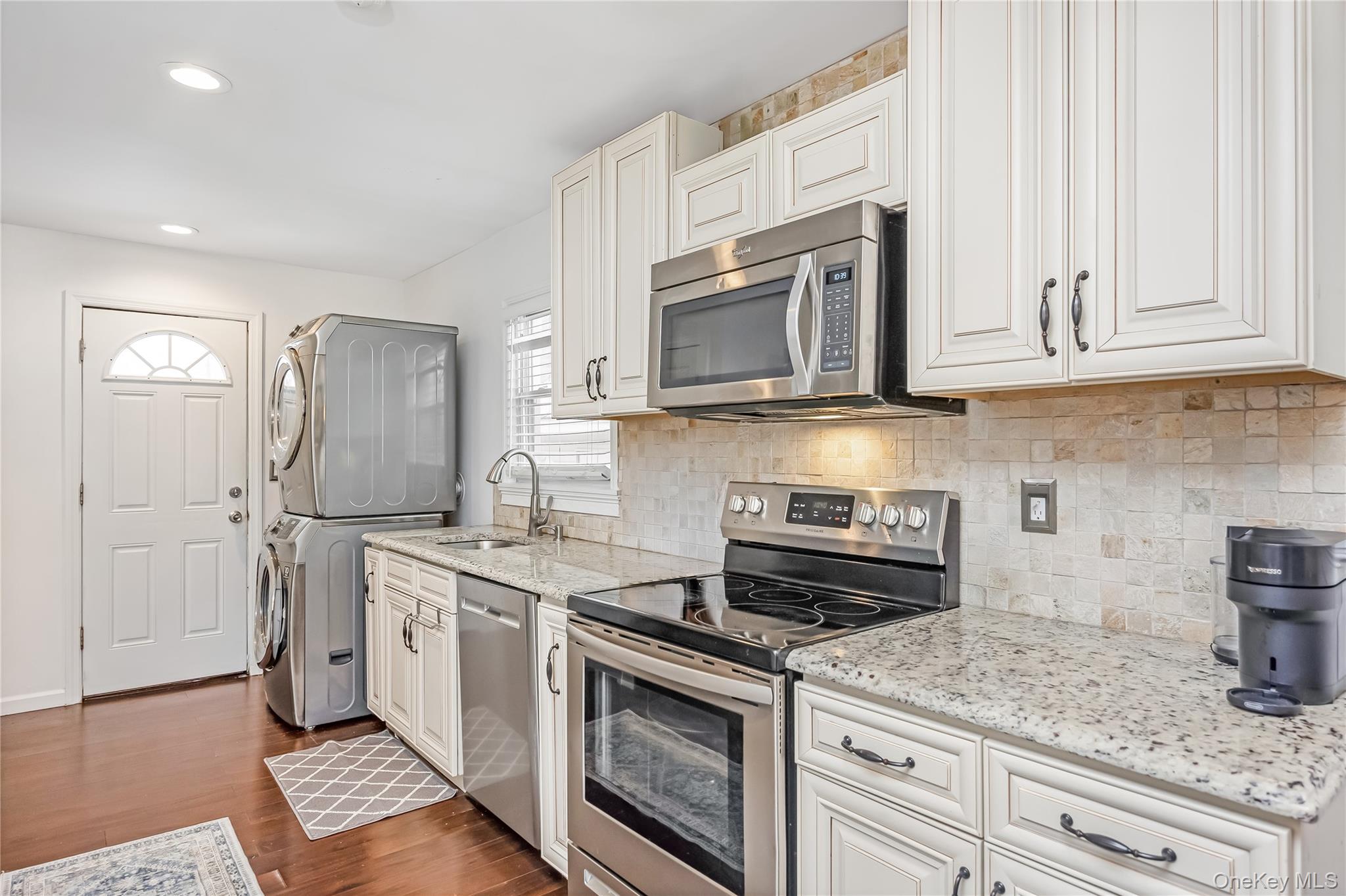 #7 photo, 6 Dean Street, Farmingdale , NY 11735