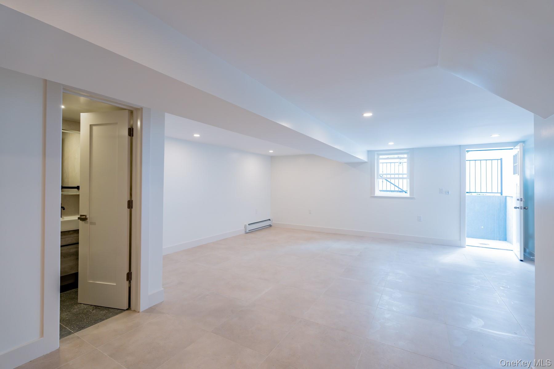 #11 photo, 982 E 106th Street, ব্রুকলিন Brooklyn , NY 11236