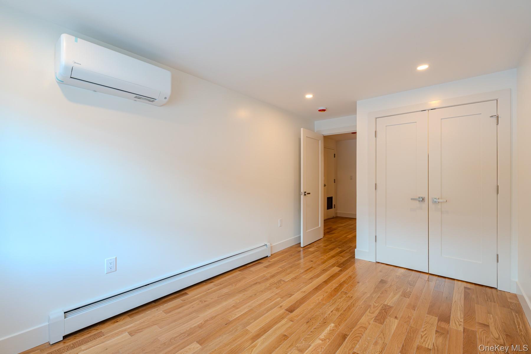 #16 photo, 982 E 106th Street, ব্রুকলিন Brooklyn , NY 11236