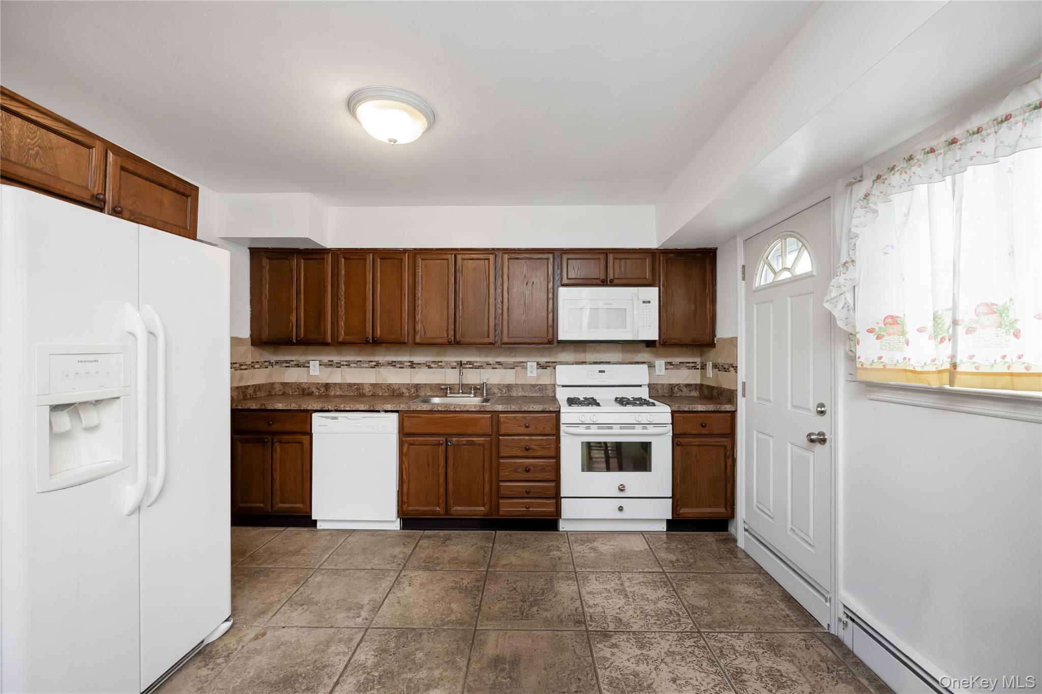 #13 photo, 120-31 FRANCIS LEWIS Boulevard, كوينز Cambria Heights , NY 11411