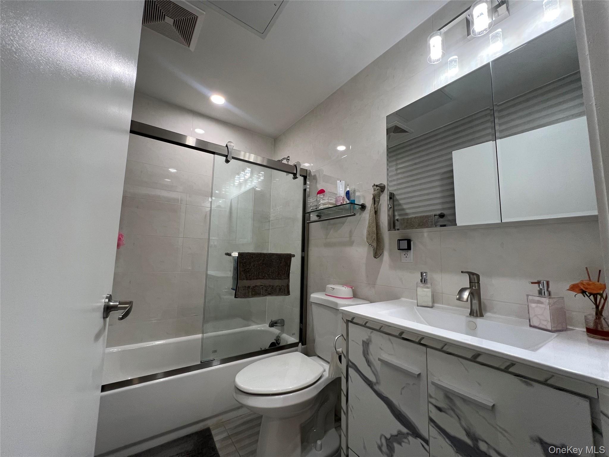 #5 photo, 42-18 147th Street, 皇后區 Flushing , NY 11355