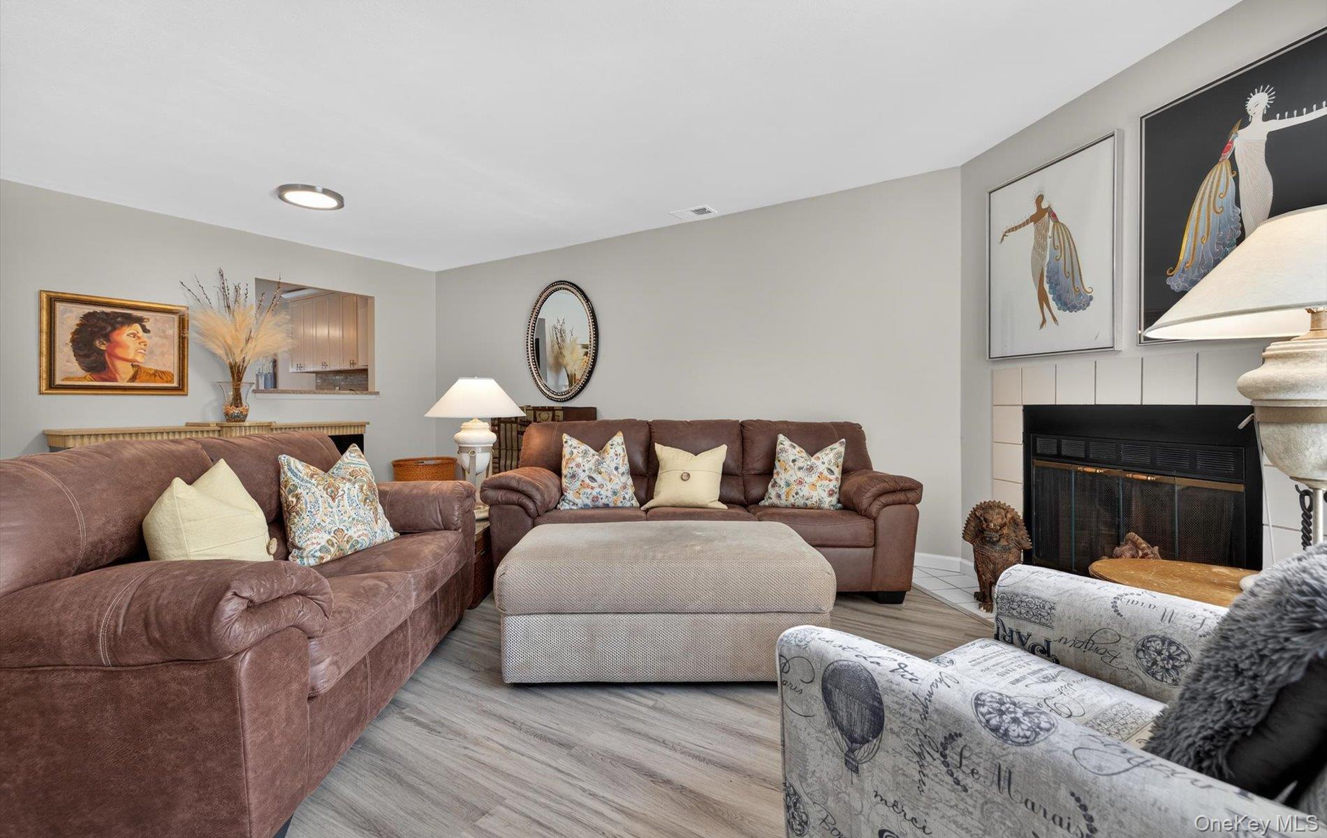 #14 photo, 32 Stratford Green, Farmingdale , NY 11735