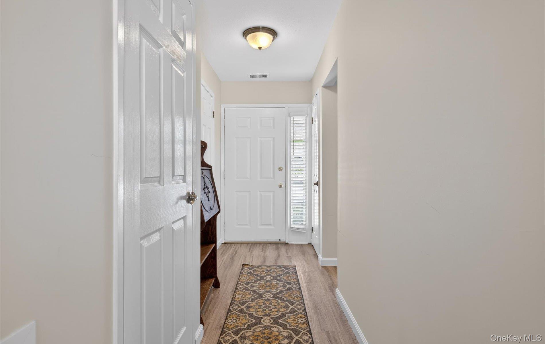 #18 photo, 32 Stratford Green, Farmingdale , NY 11735