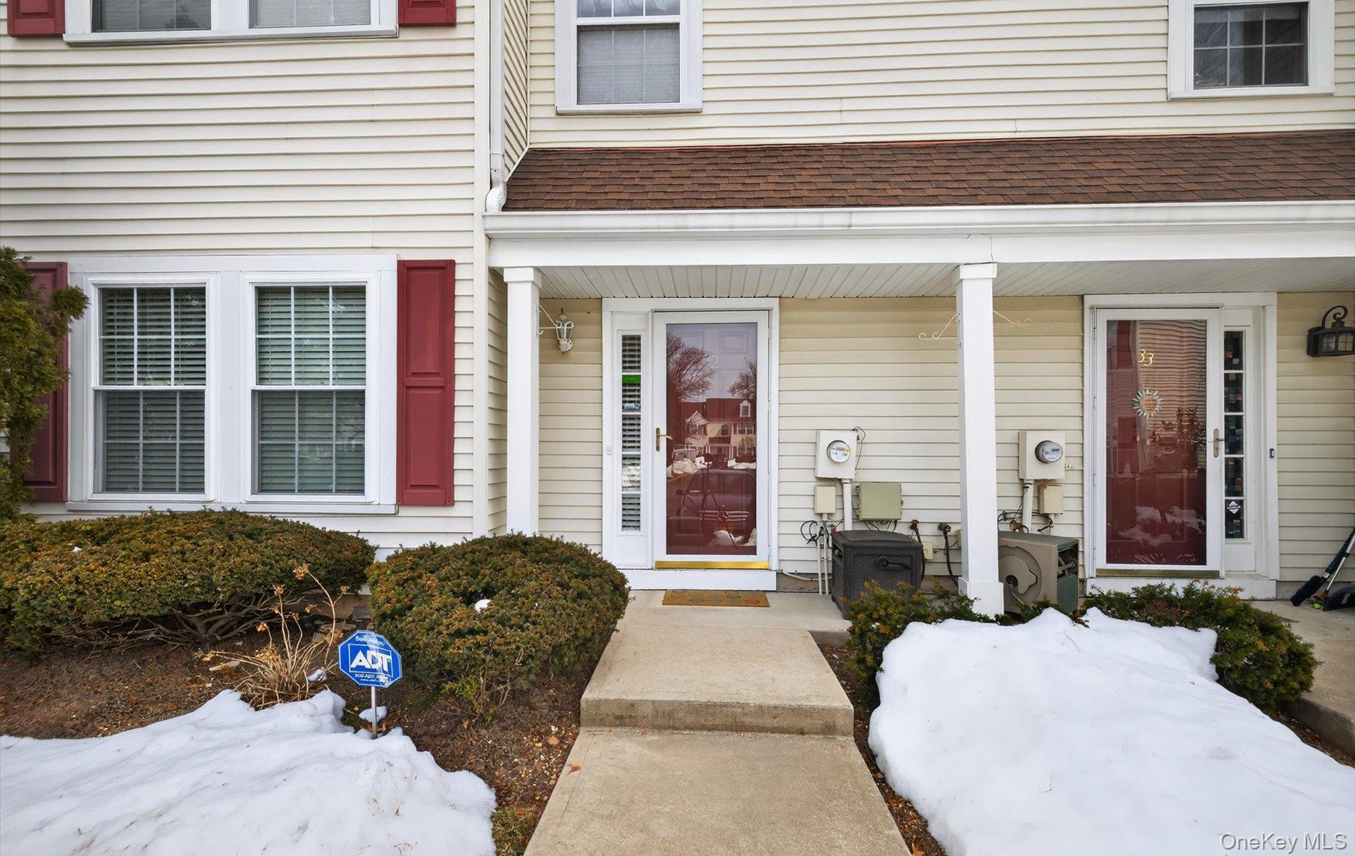 #2 photo, 32 Stratford Green, Farmingdale , NY 11735