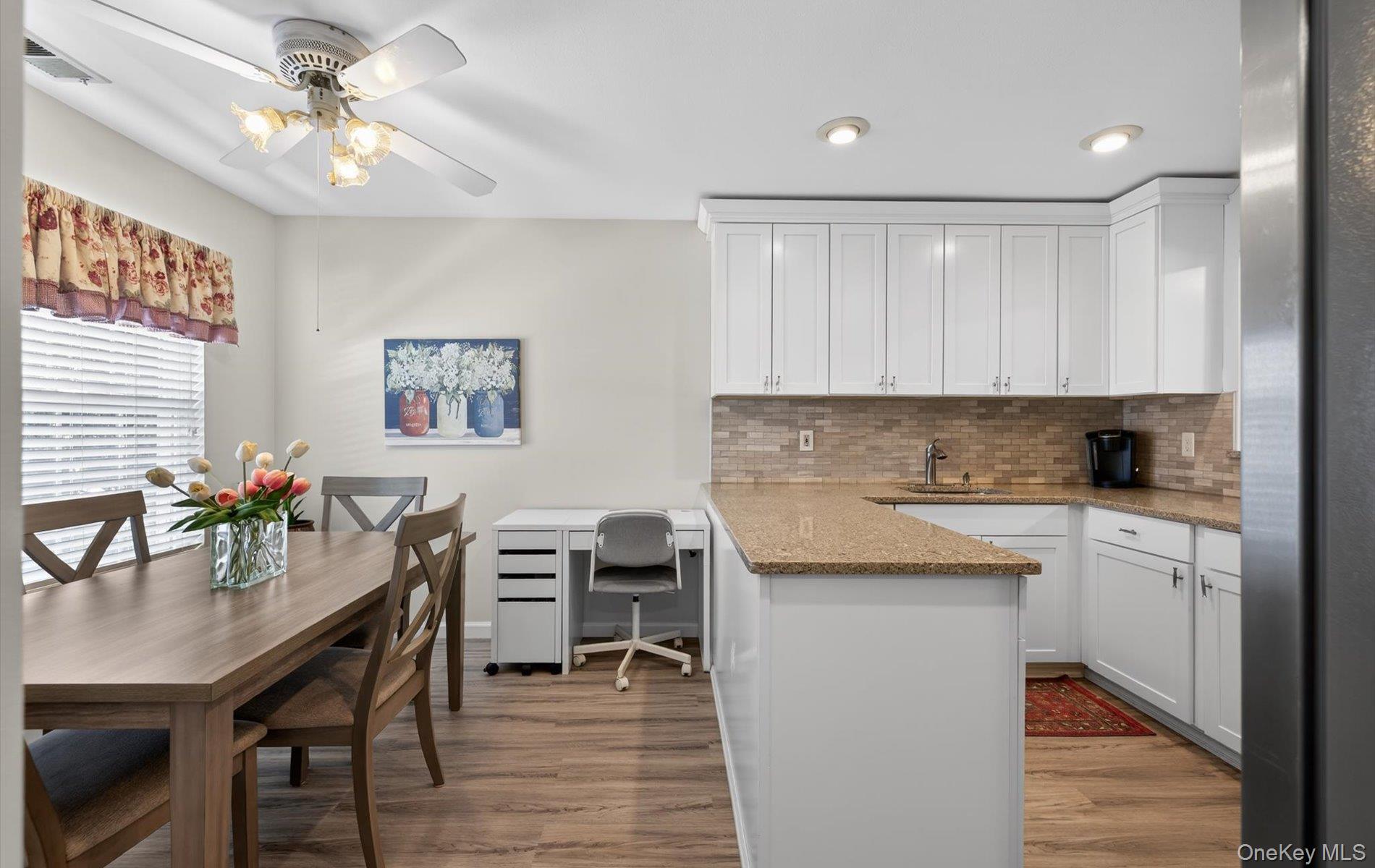 #8 photo, 32 Stratford Green, Farmingdale , NY 11735