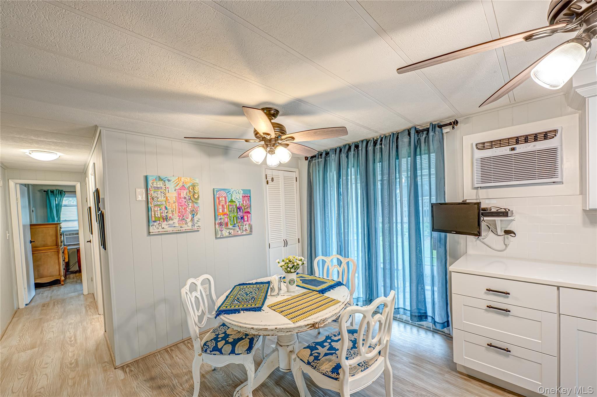 #8 photo, 21 Limetree Drive, מחוז סאפוק Manorville , NY 11949